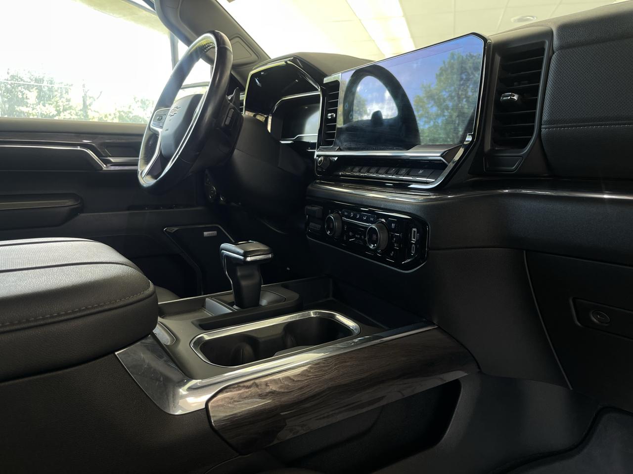 Chevrolet Silverado 1500 LTZ Crew Cab 4WD 2024