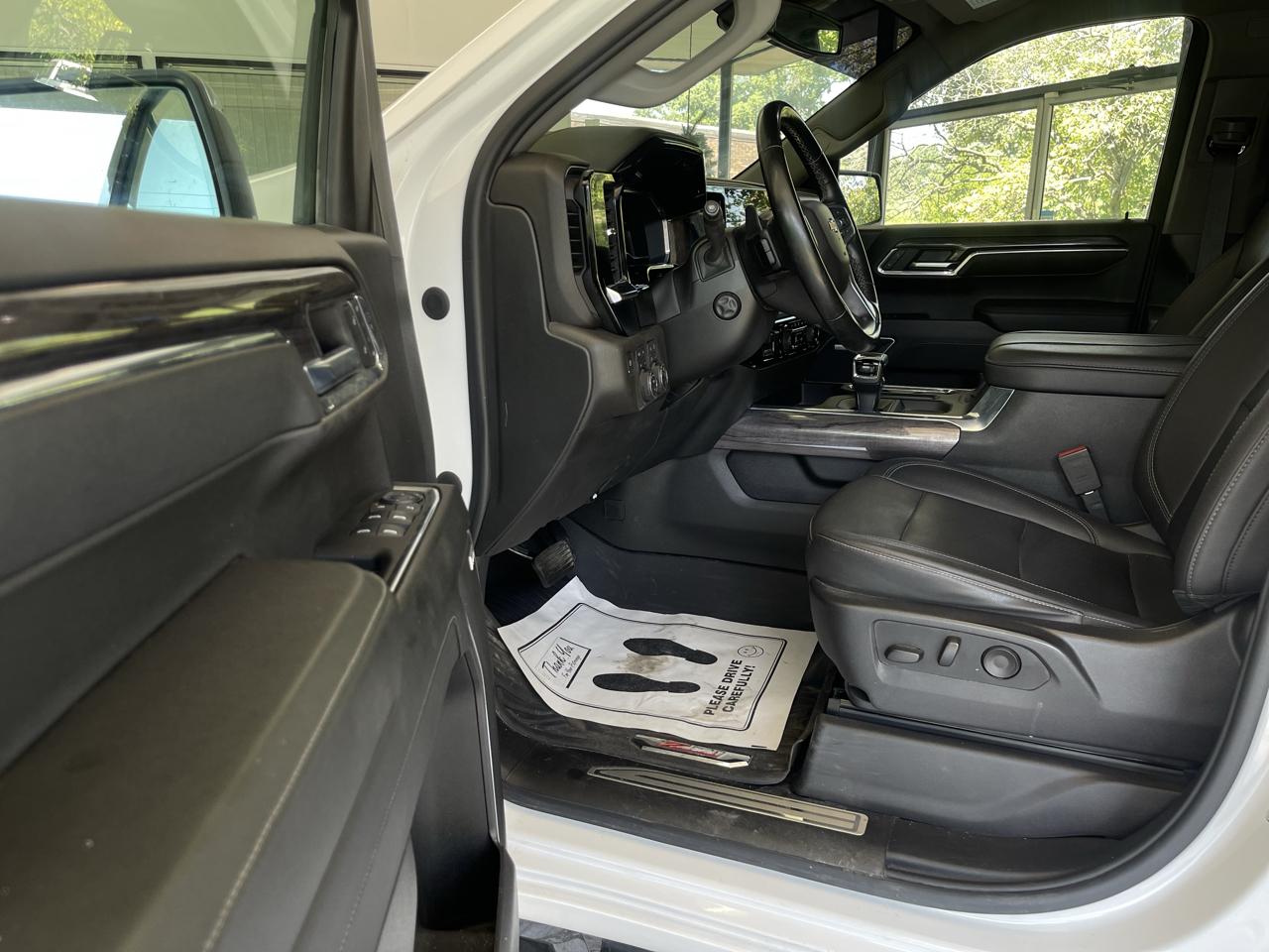 Chevrolet Silverado 1500 LTZ Crew Cab 4WD 2024