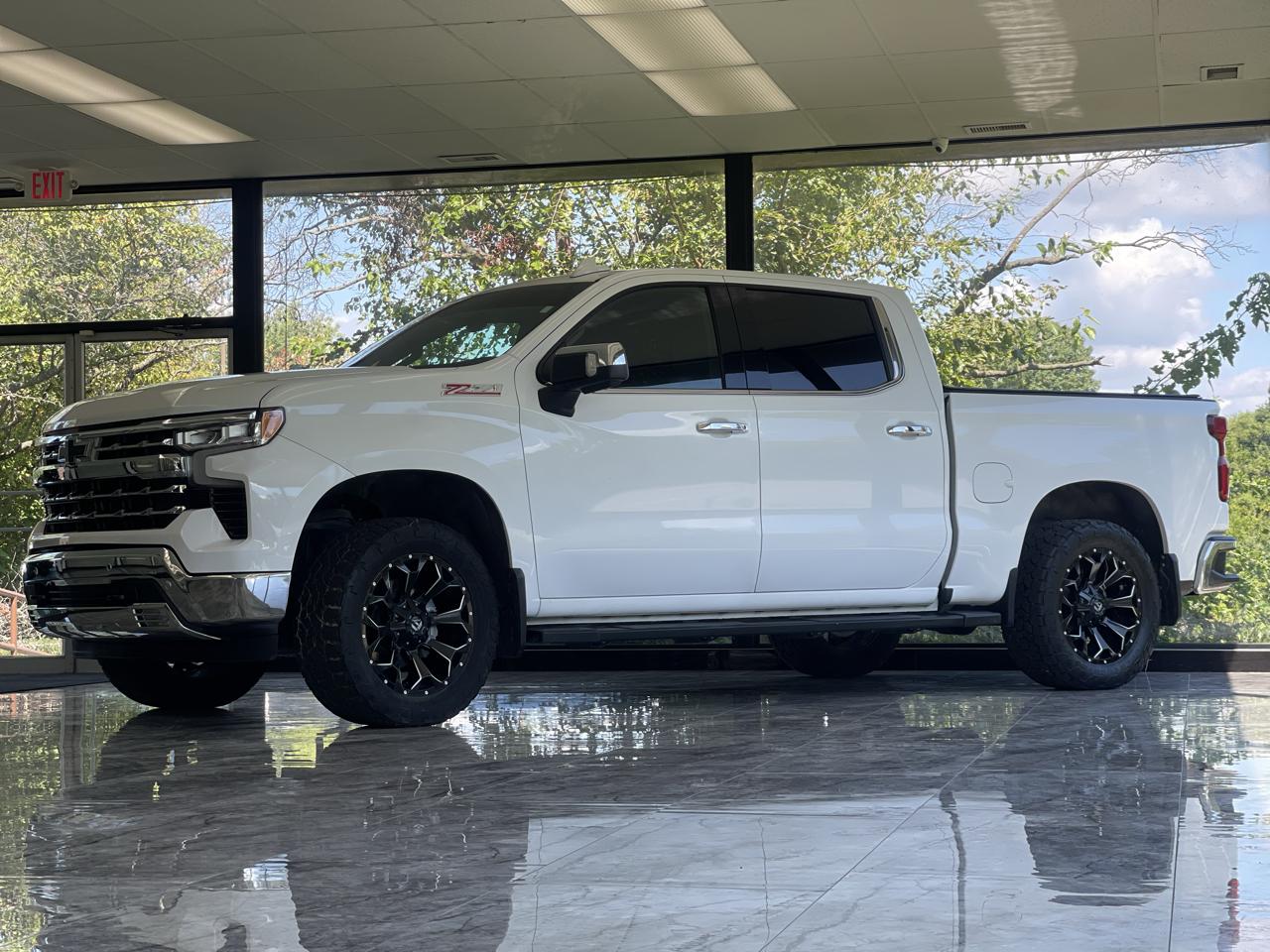 Chevrolet Silverado 1500 LTZ Crew Cab 4WD 2024