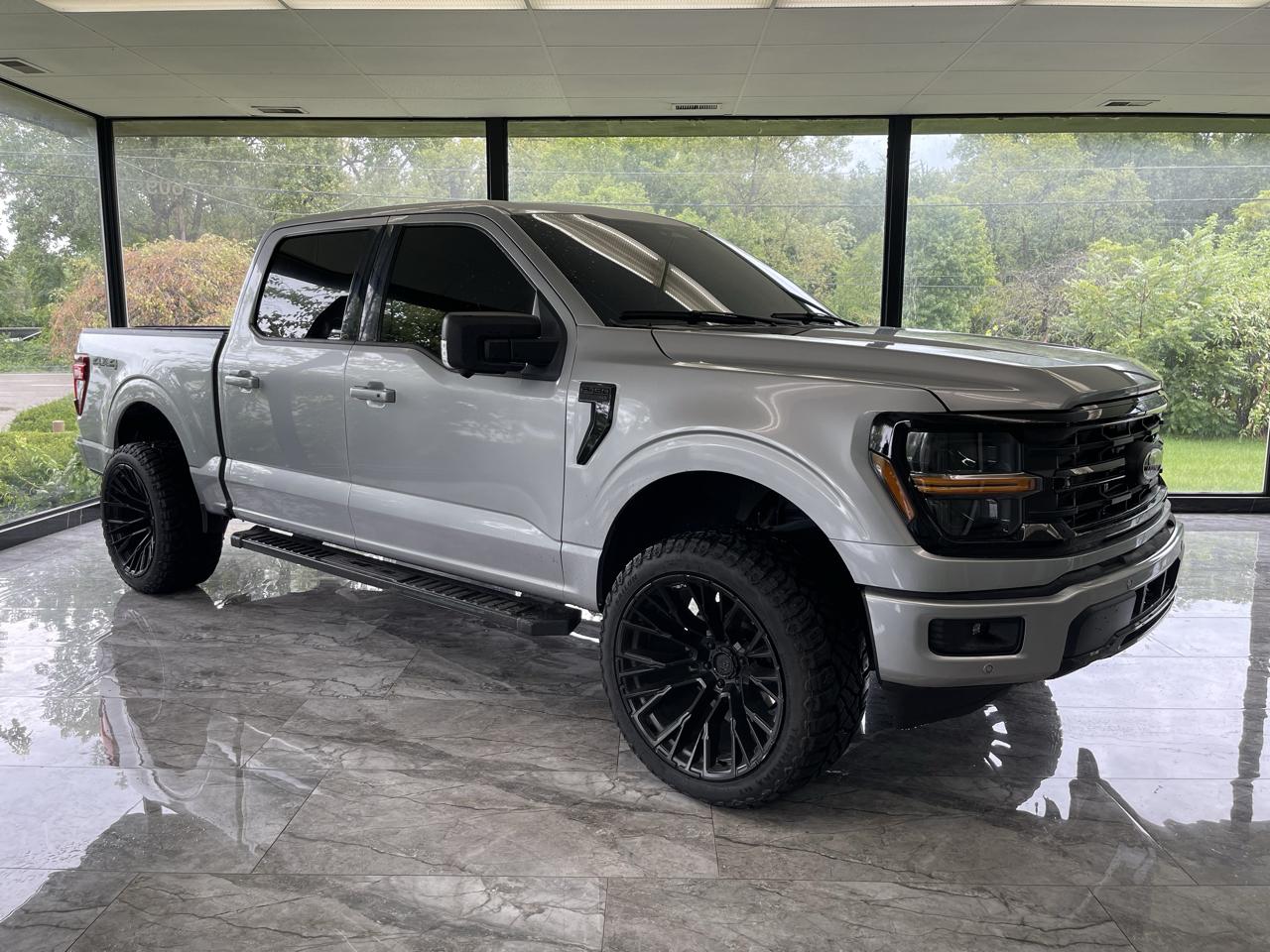 Ford F-150 XLT SuperCrew 4WD 2024
