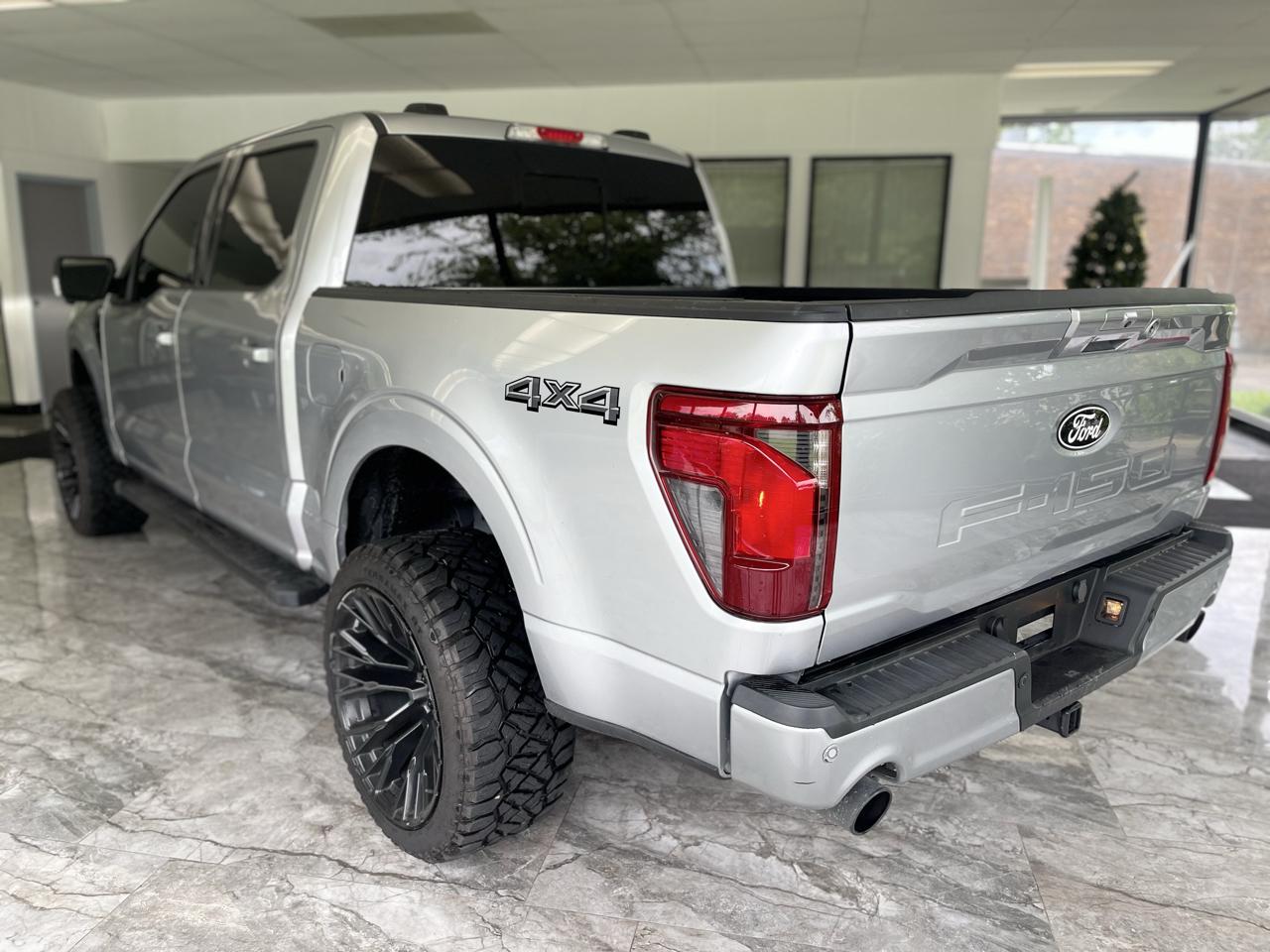Ford F-150 XLT SuperCrew 4WD 2024