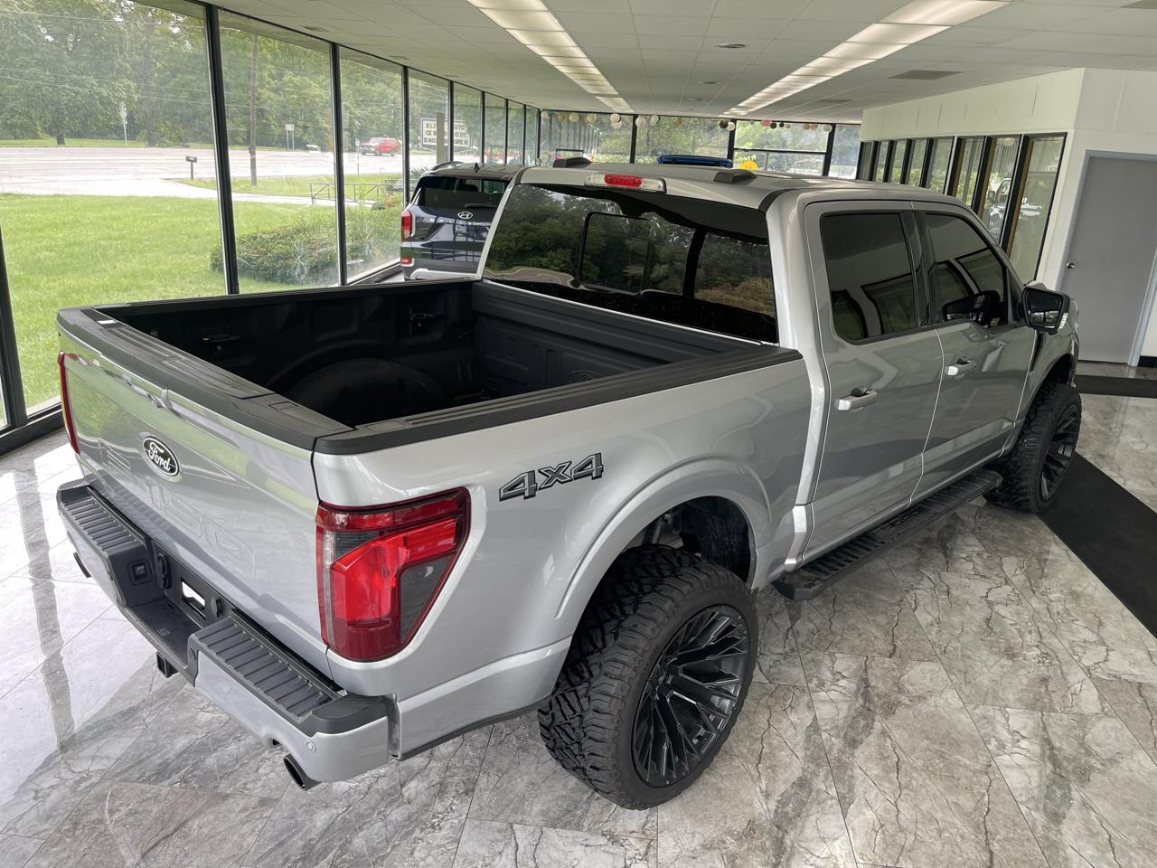 Ford F-150 XLT SuperCrew 4WD 2024