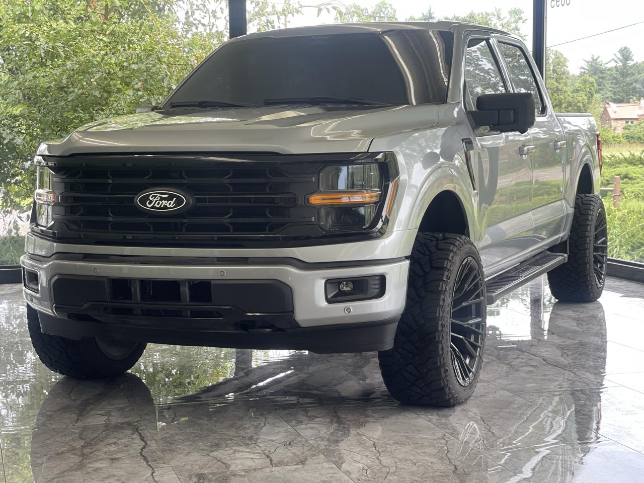 Ford F-150 XLT SuperCrew 4WD 2024