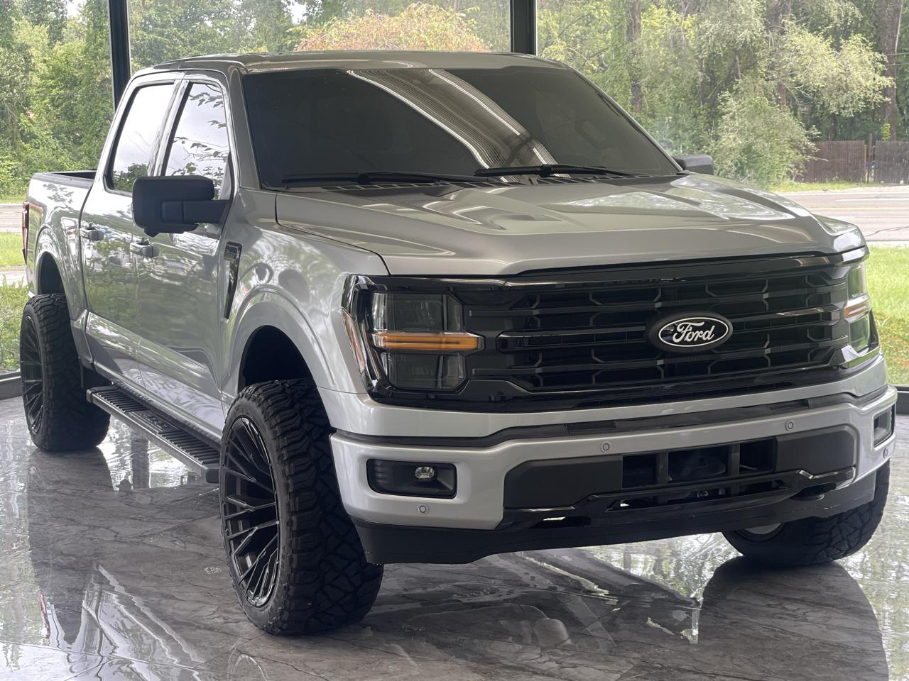 Ford F-150 XLT SuperCrew 4WD 2024