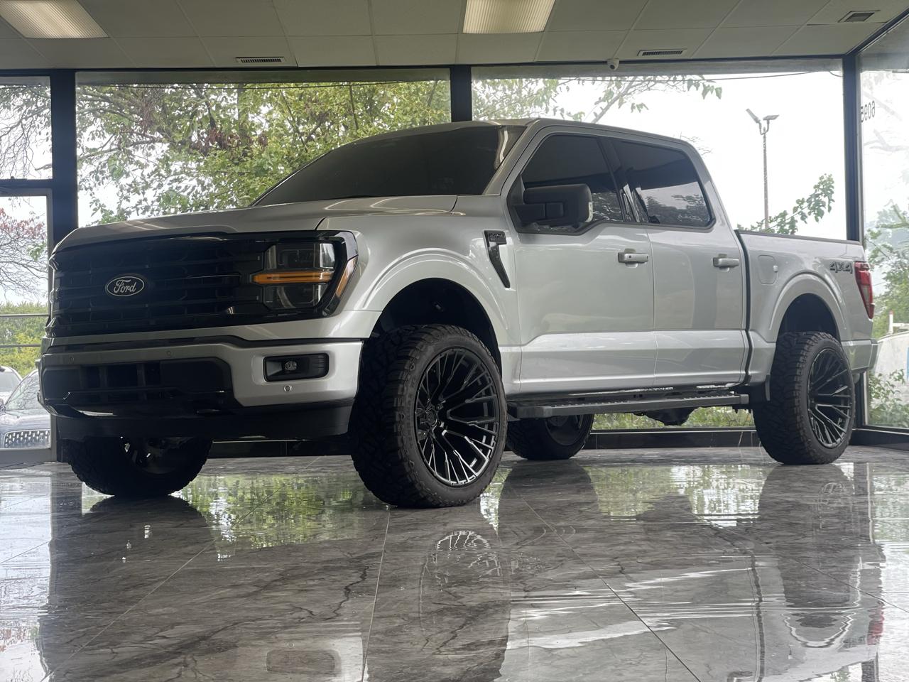 Ford F-150 XLT SuperCrew 4WD 2024
