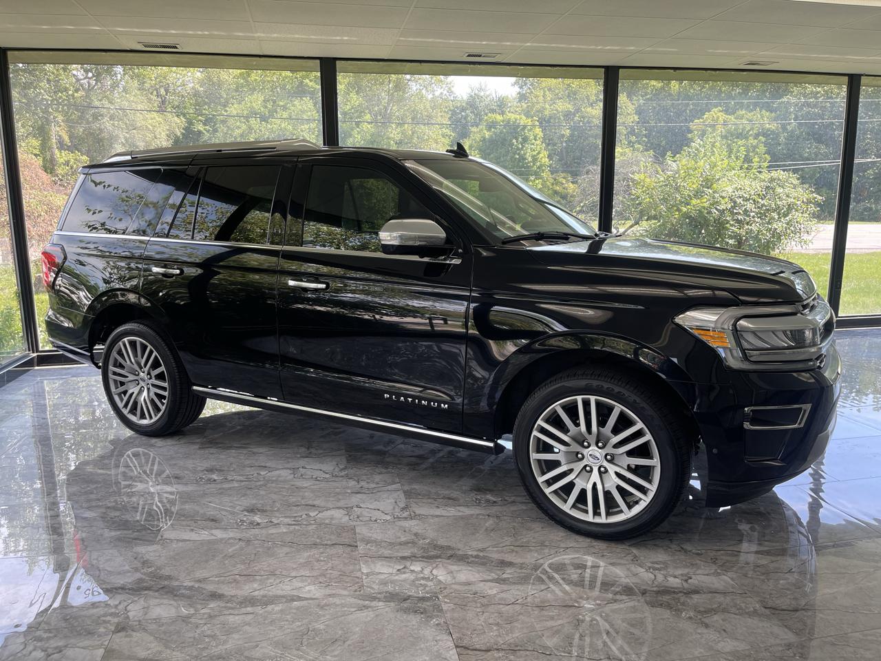 Ford Expedition Platinum 4WD 2022