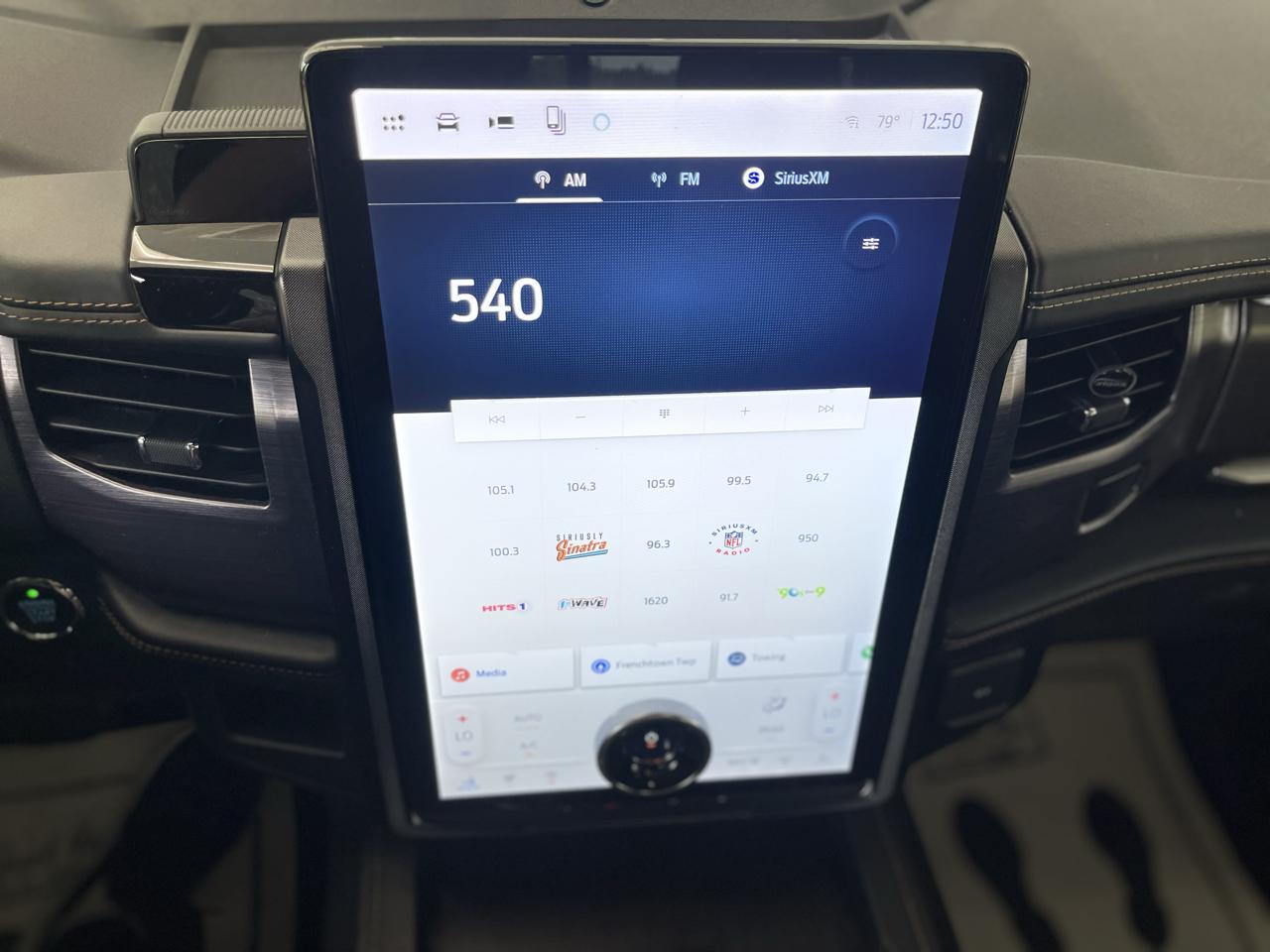 Ford Expedition Platinum 4WD 2022