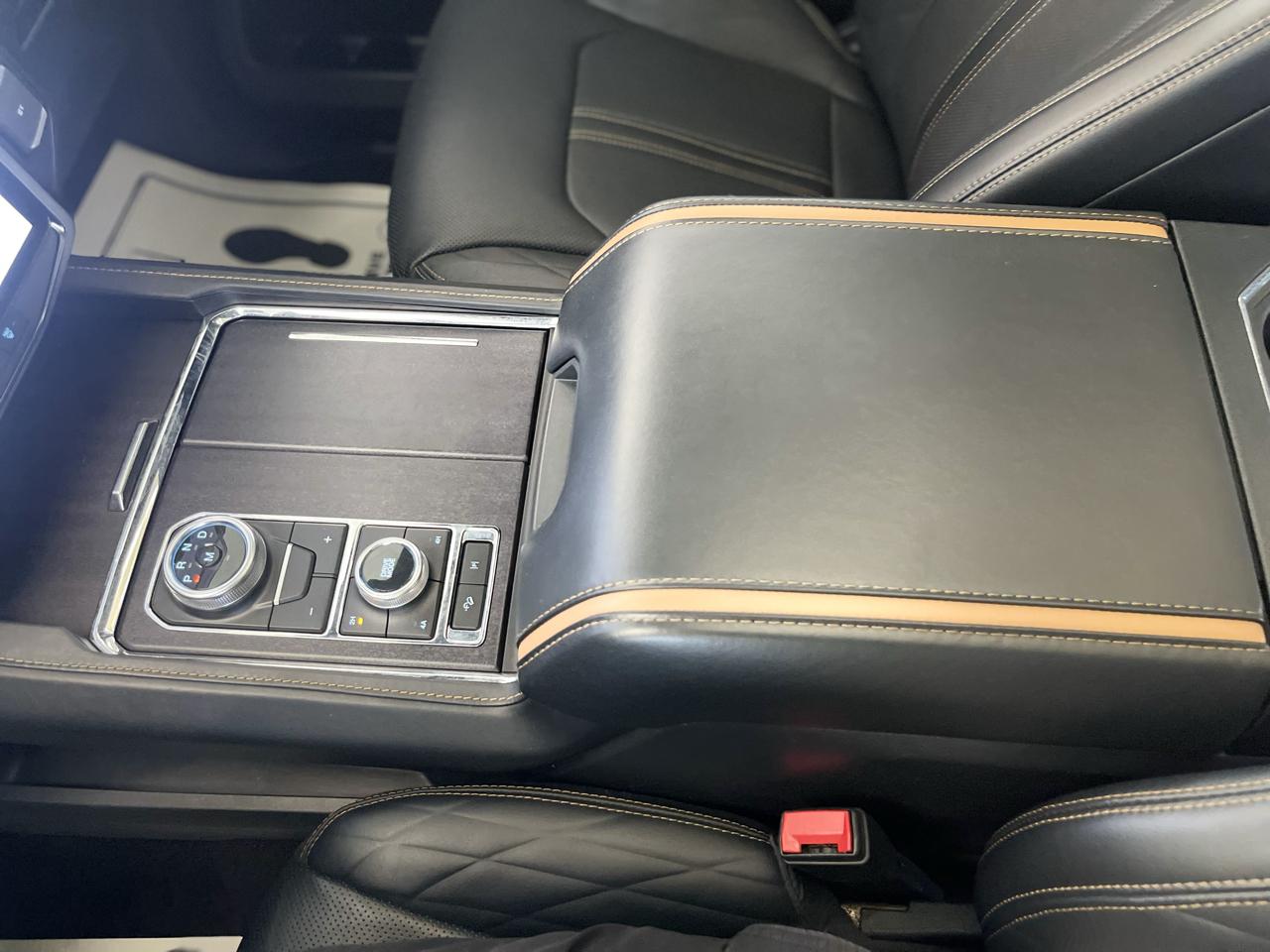 Ford Expedition Platinum 4WD 2022