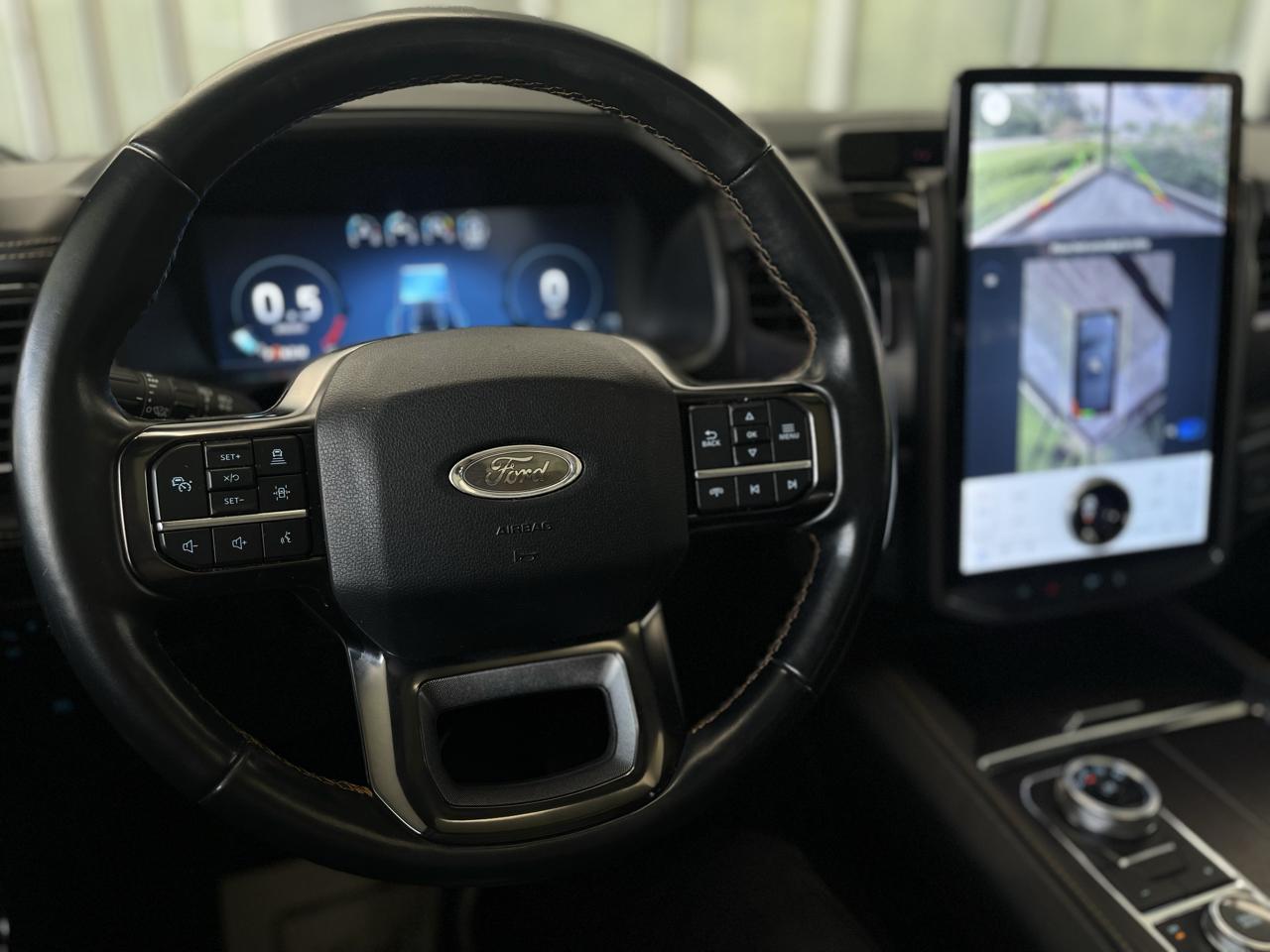 Ford Expedition Platinum 4WD 2022