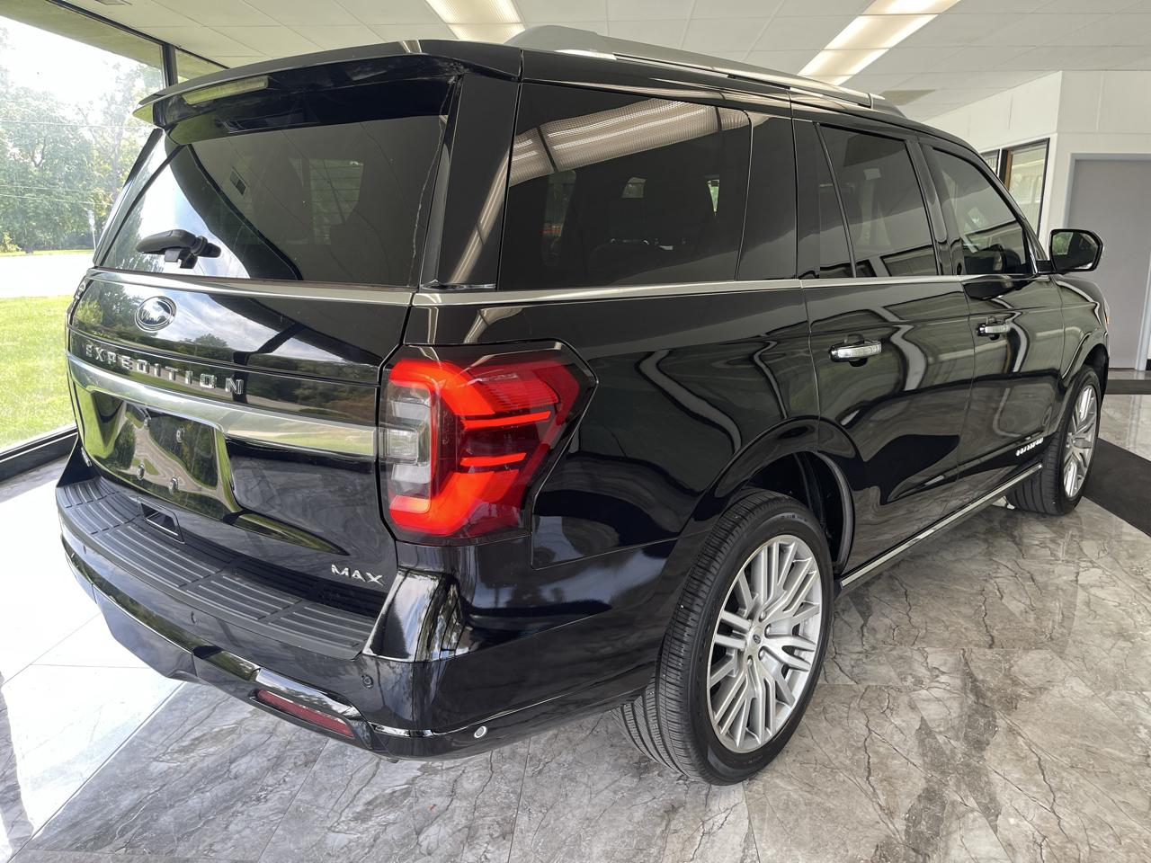 Ford Expedition Platinum 4WD 2022