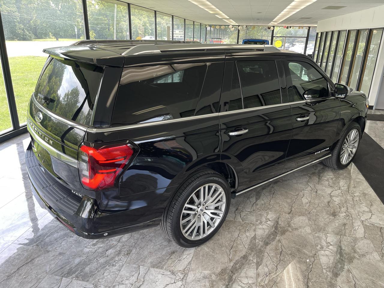 Ford Expedition Platinum 4WD 2022