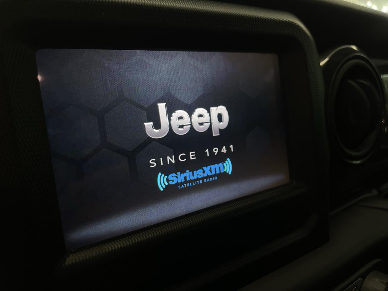 Jeep Wrangler Unlimited Sport 2021
