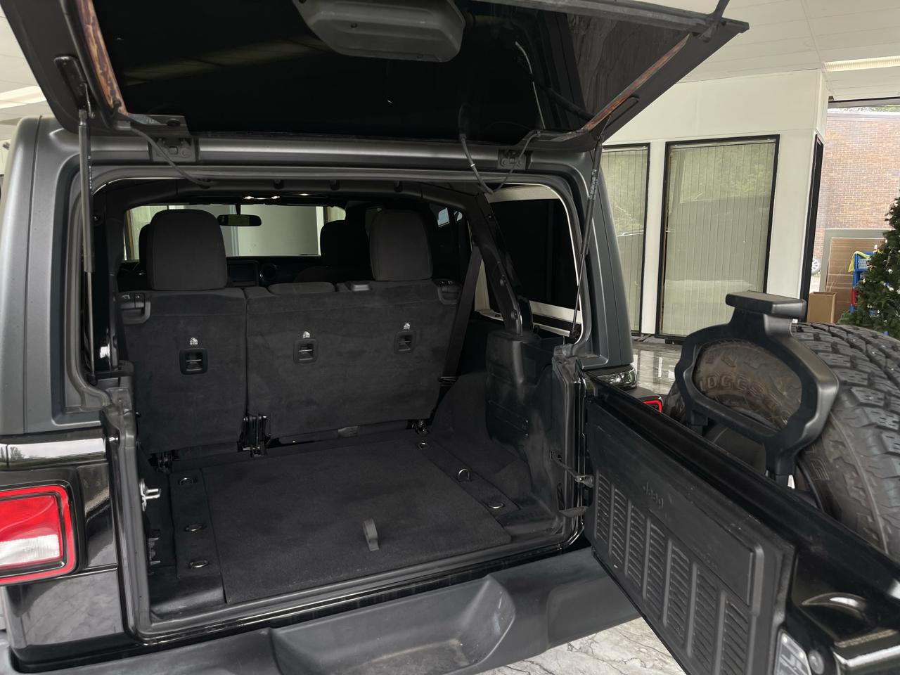 Jeep Wrangler Unlimited Sport 2021