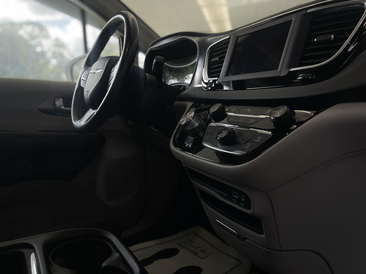 Chrysler Pacifica Touring Plus 2020