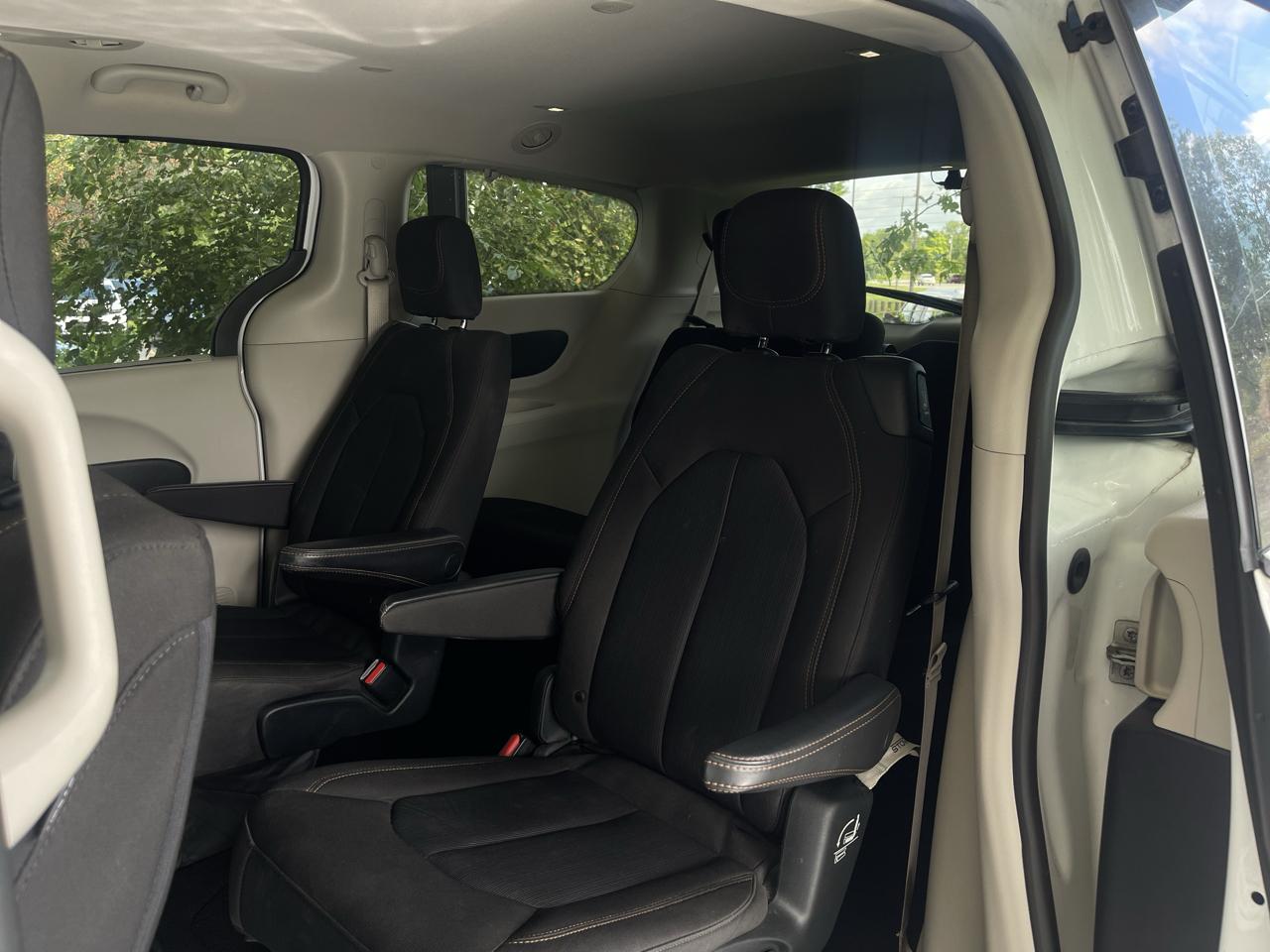 Chrysler Pacifica Touring Plus 2020