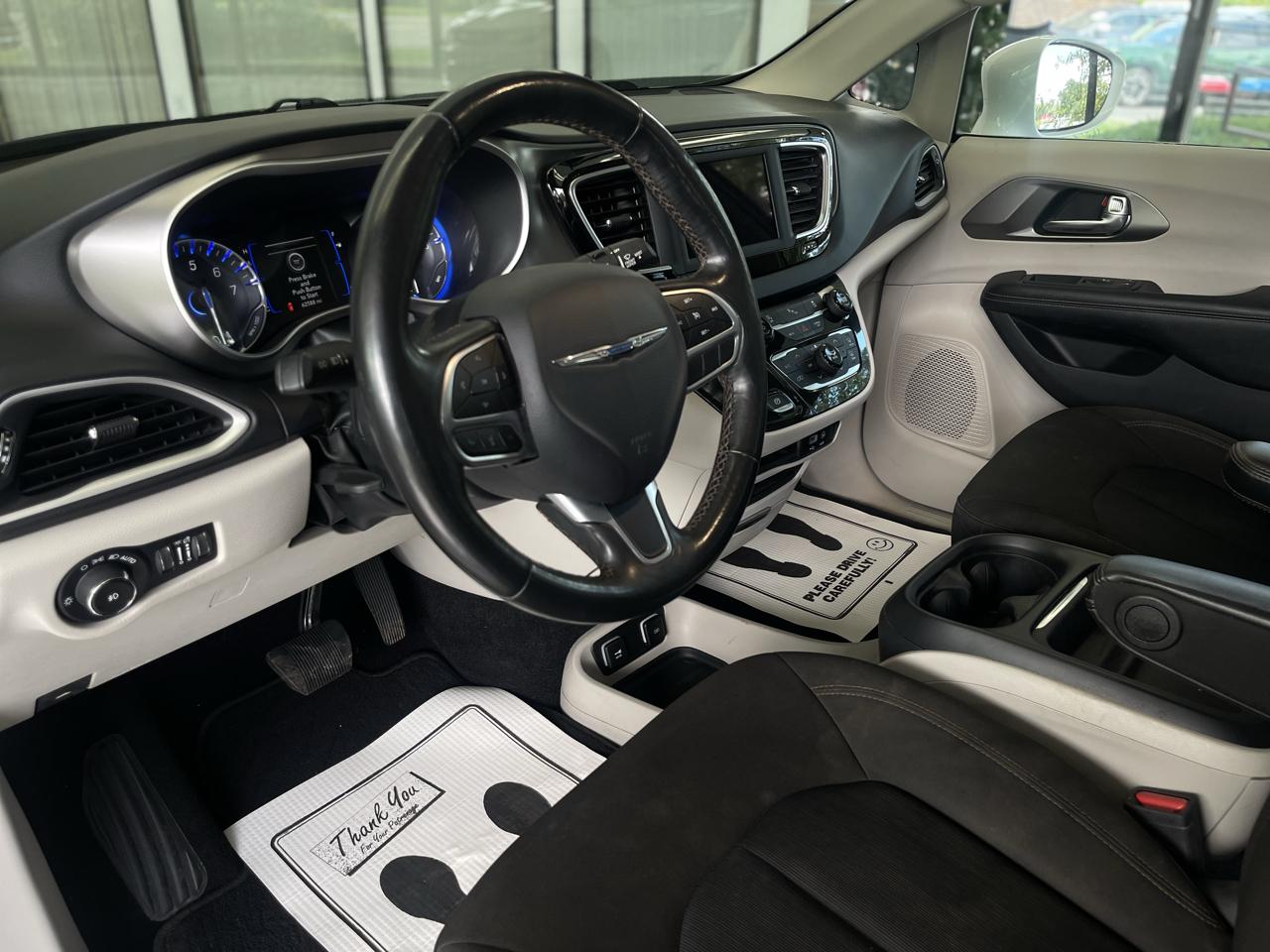 Chrysler Pacifica Touring Plus 2020