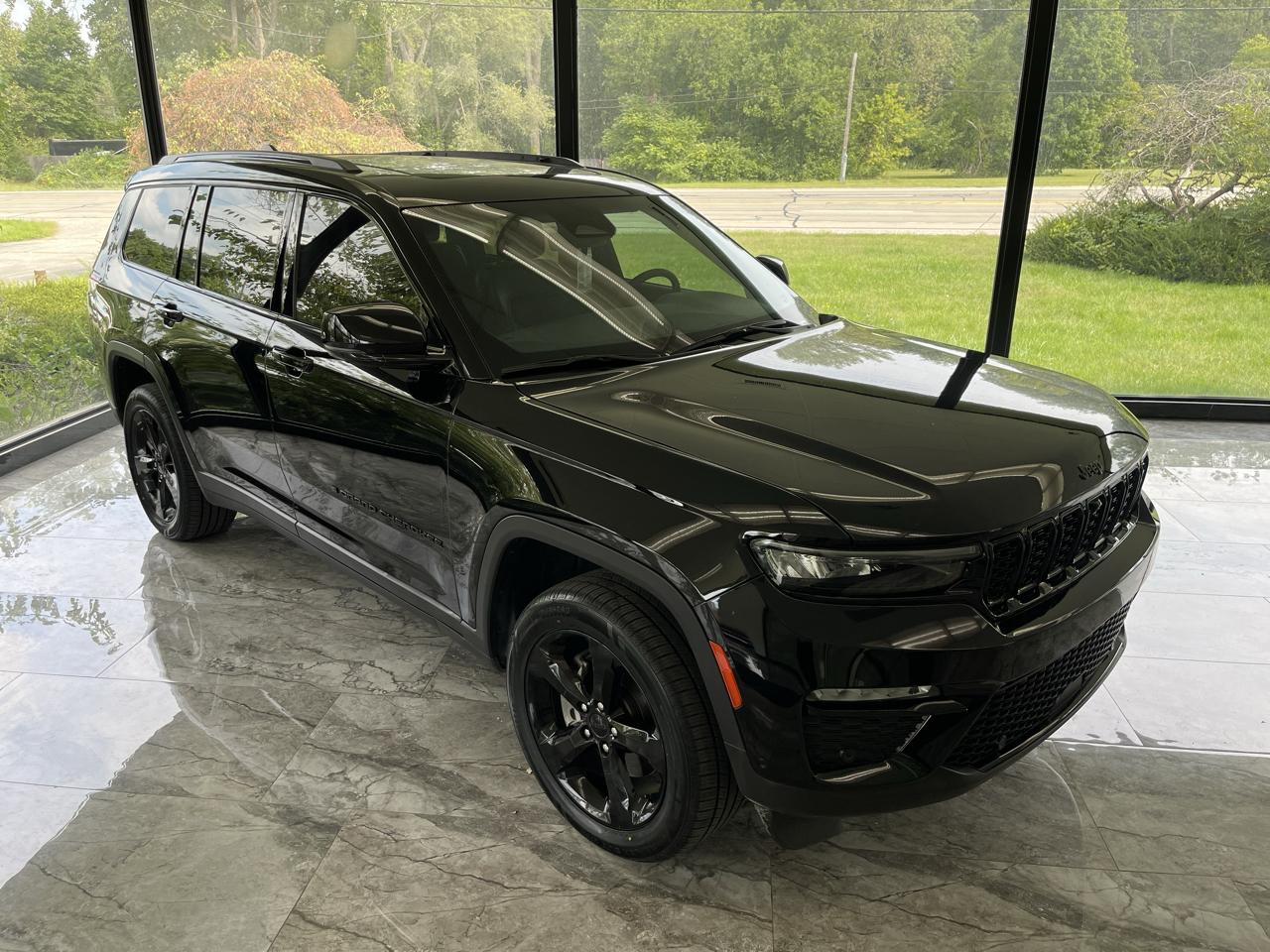Jeep Grand Cherokee L Limited 4WD 2024