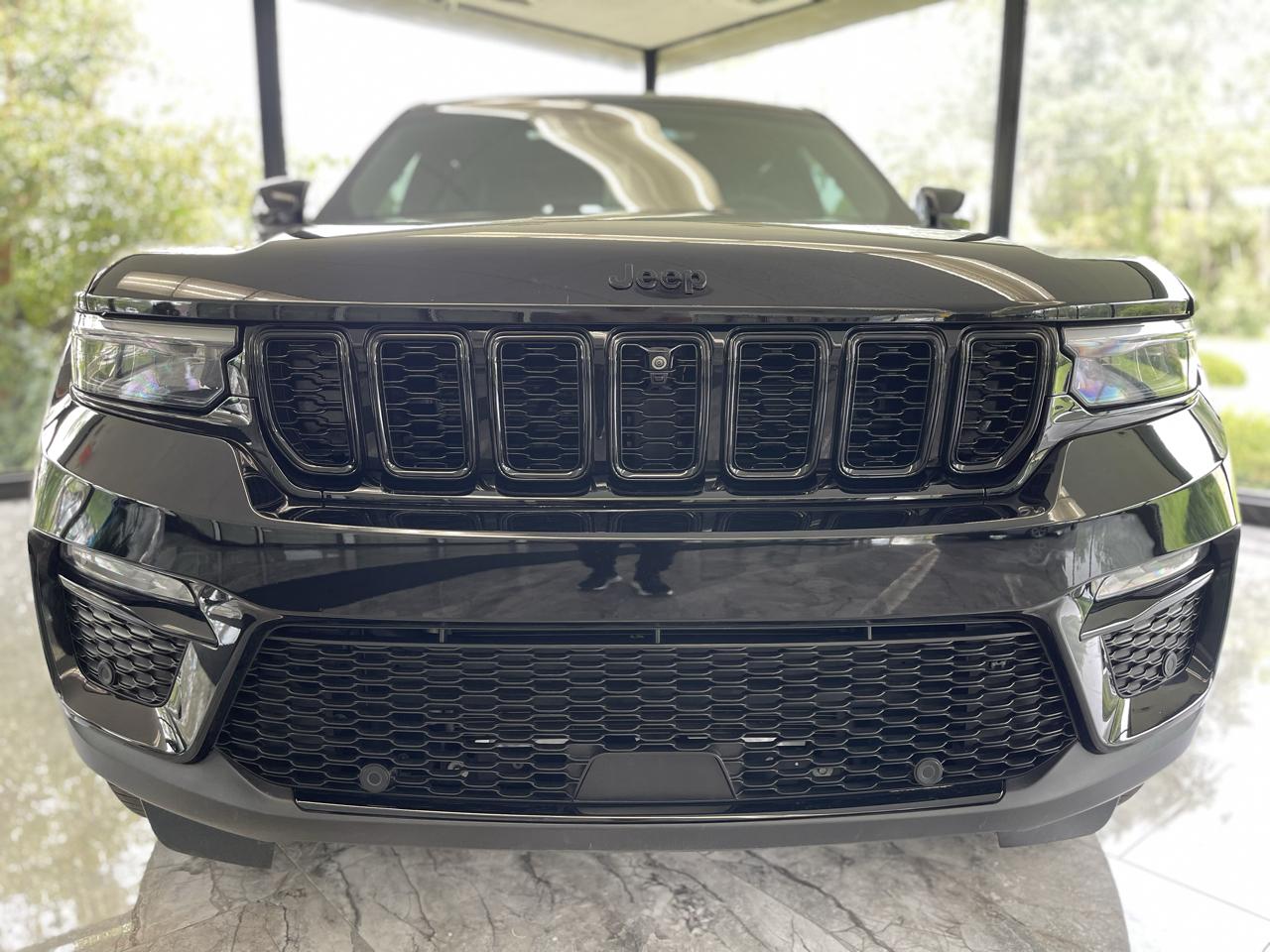 Jeep Grand Cherokee L Limited 4WD 2024