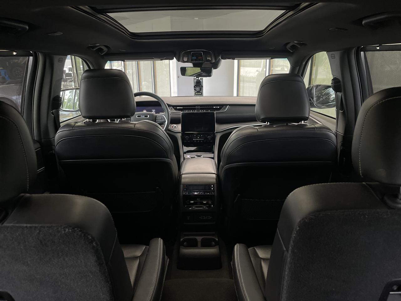 Jeep Grand Cherokee L Limited 4WD 2024