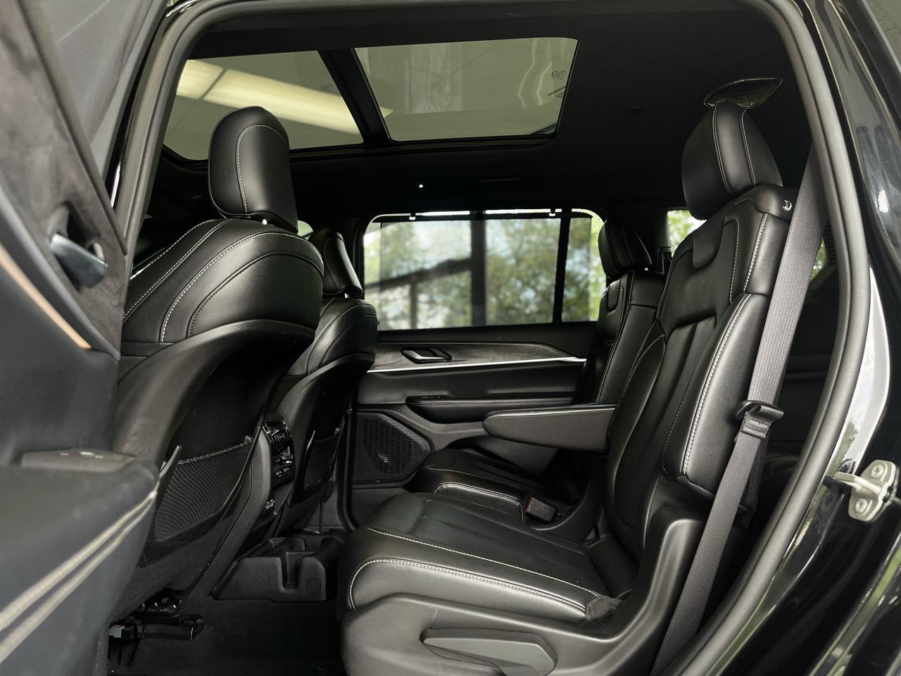 Jeep Grand Cherokee L Limited 4WD 2024