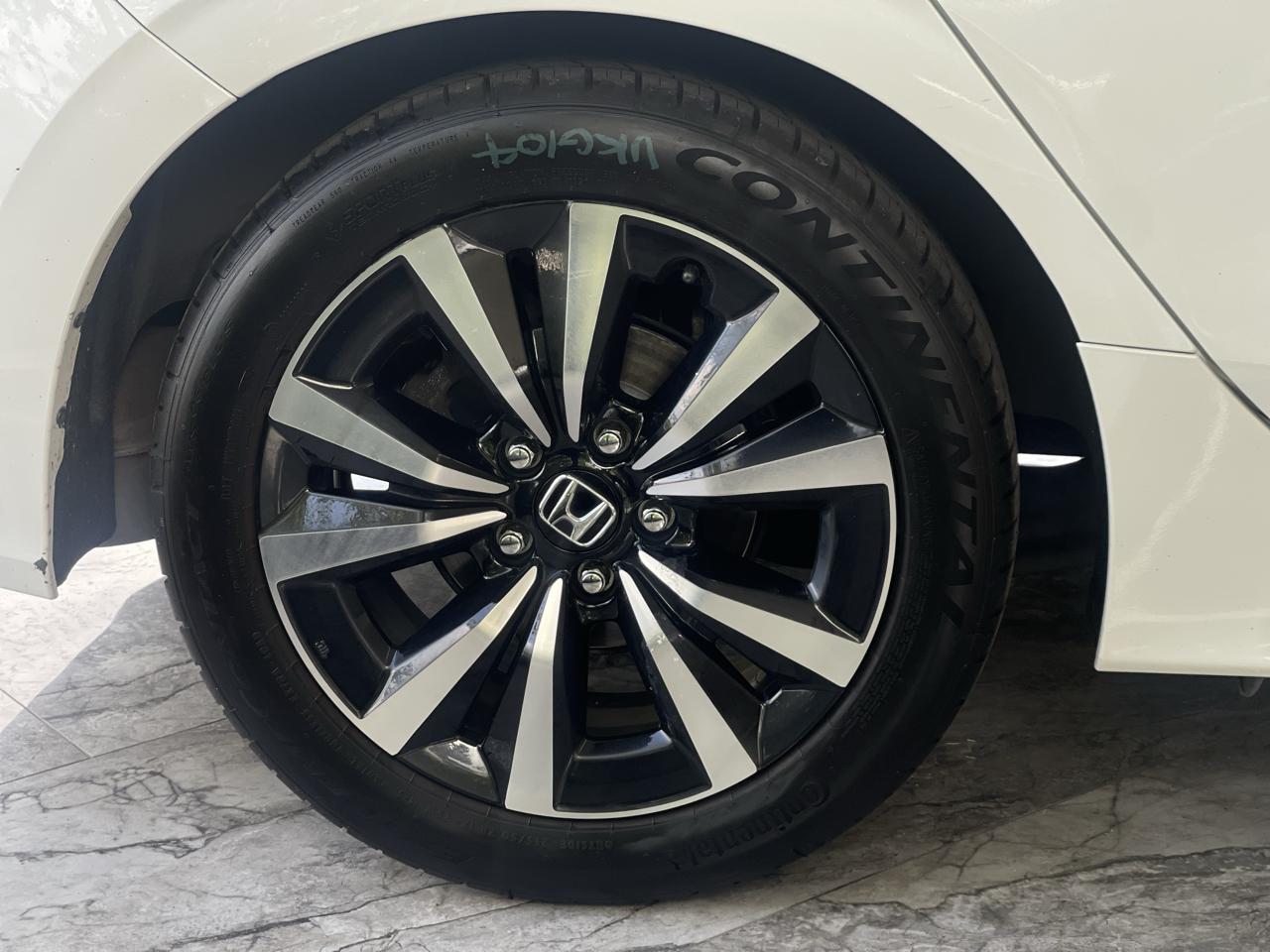 Honda Civic EX-L Hatchback 2022