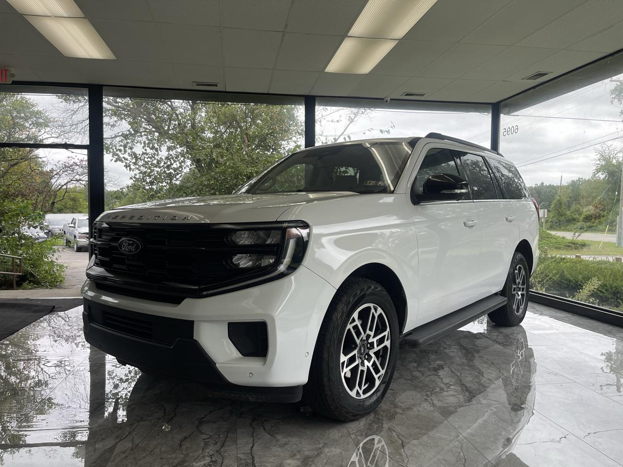 Ford Expedition Active 4WD 2025