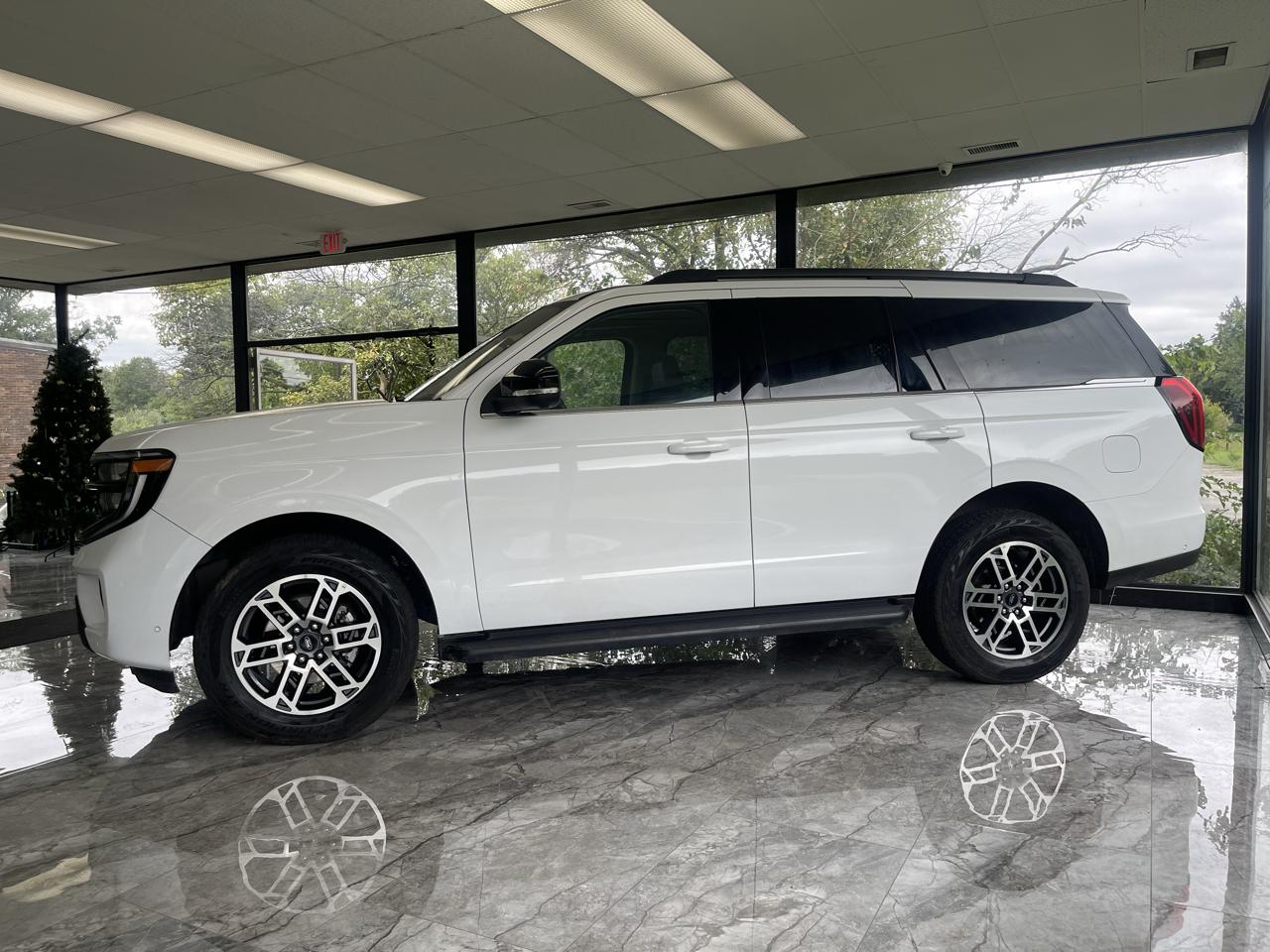 Ford Expedition Active 4WD 2025