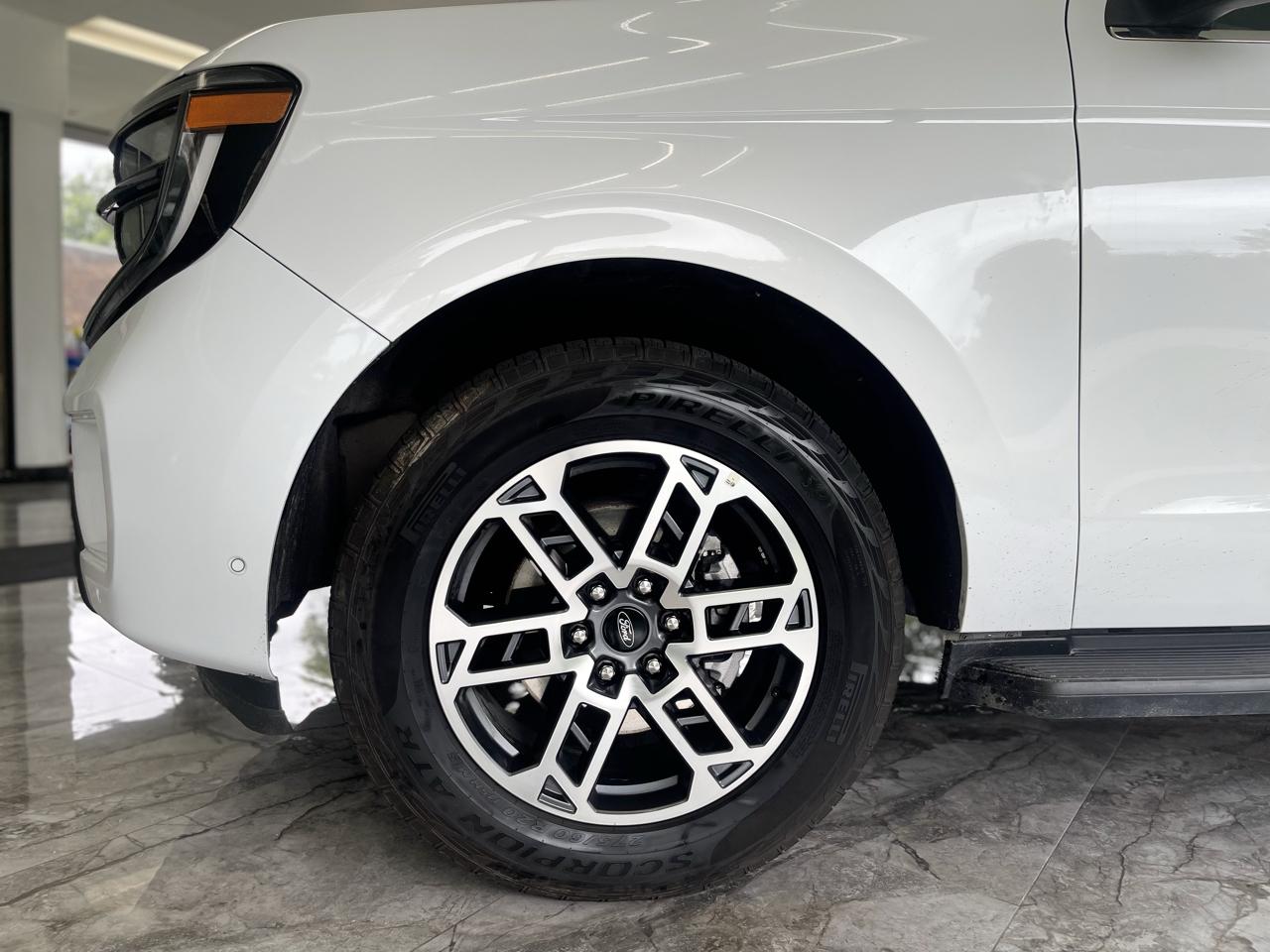 Ford Expedition Active 4WD 2025