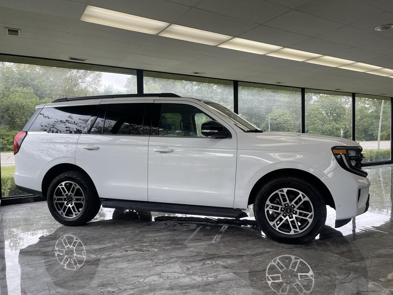 Ford Expedition Active 4WD 2025