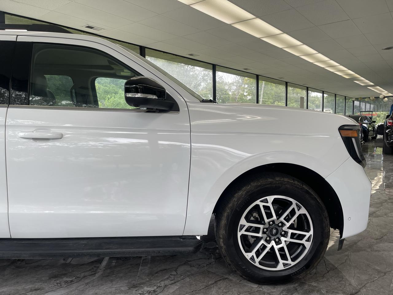 Ford Expedition Active 4WD 2025