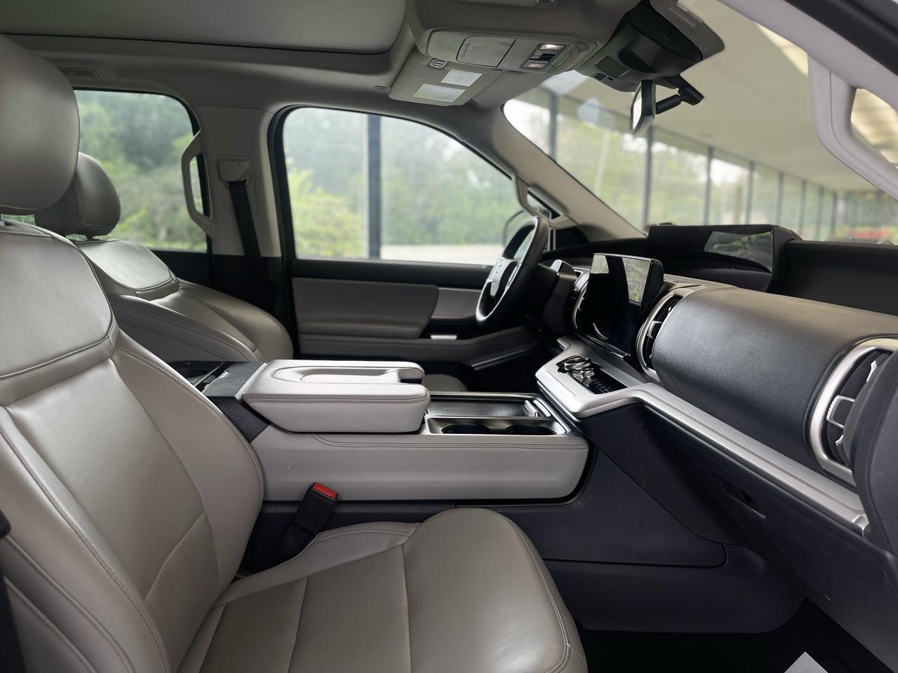 Ford Expedition Active 4WD 2025