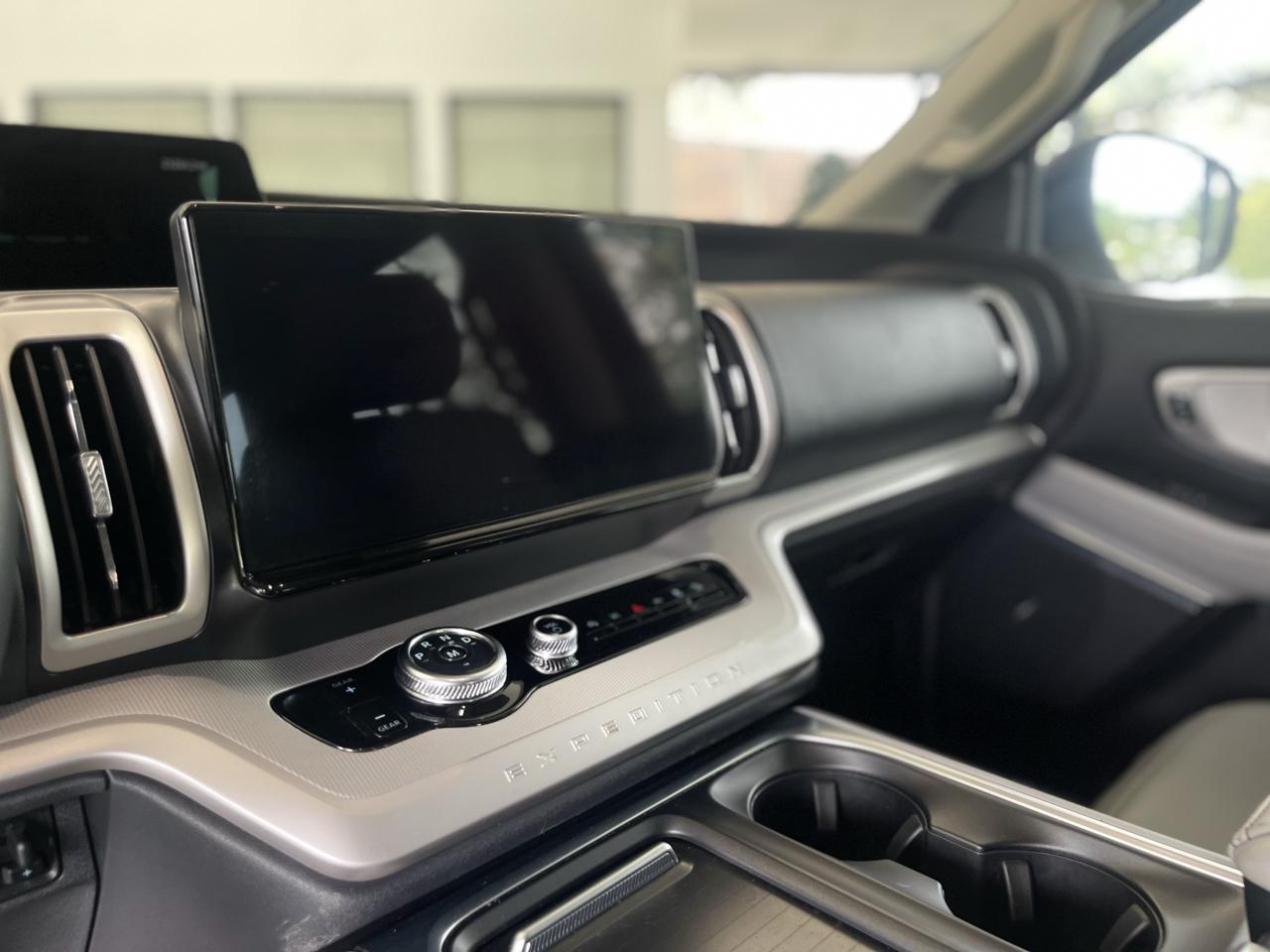 Ford Expedition Active 4WD 2025
