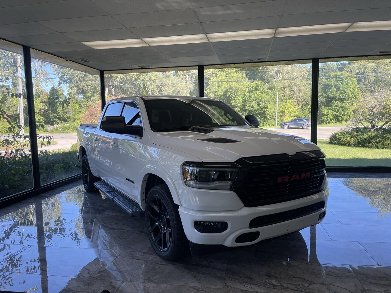 RAM 1500 Laramie Crew Cab SWB 4WD 2022
