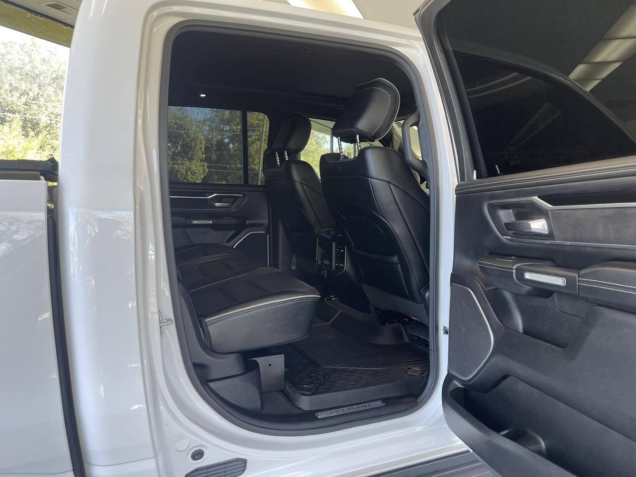 RAM 1500 Laramie Crew Cab SWB 4WD 2022