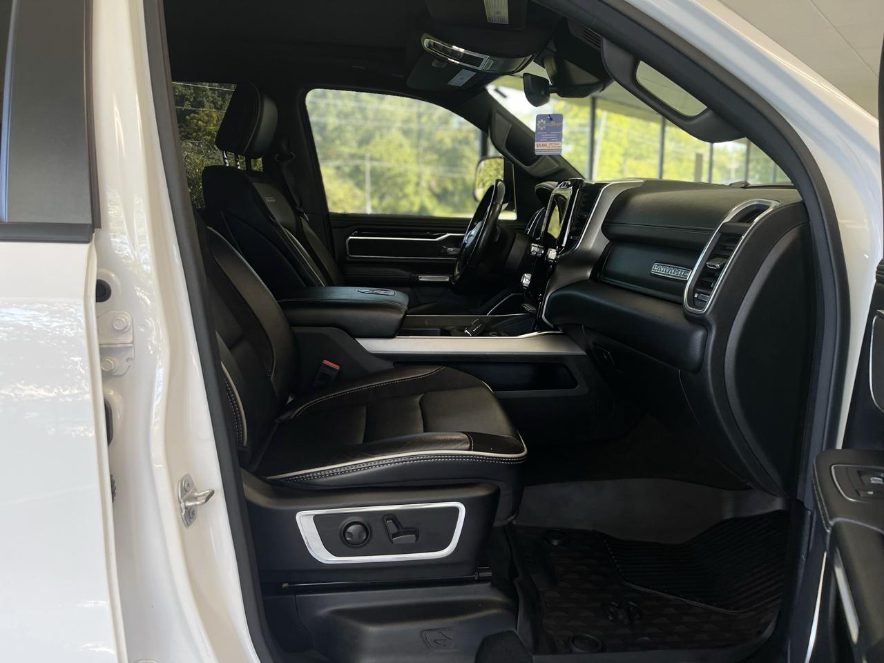 RAM 1500 Laramie Crew Cab SWB 4WD 2022