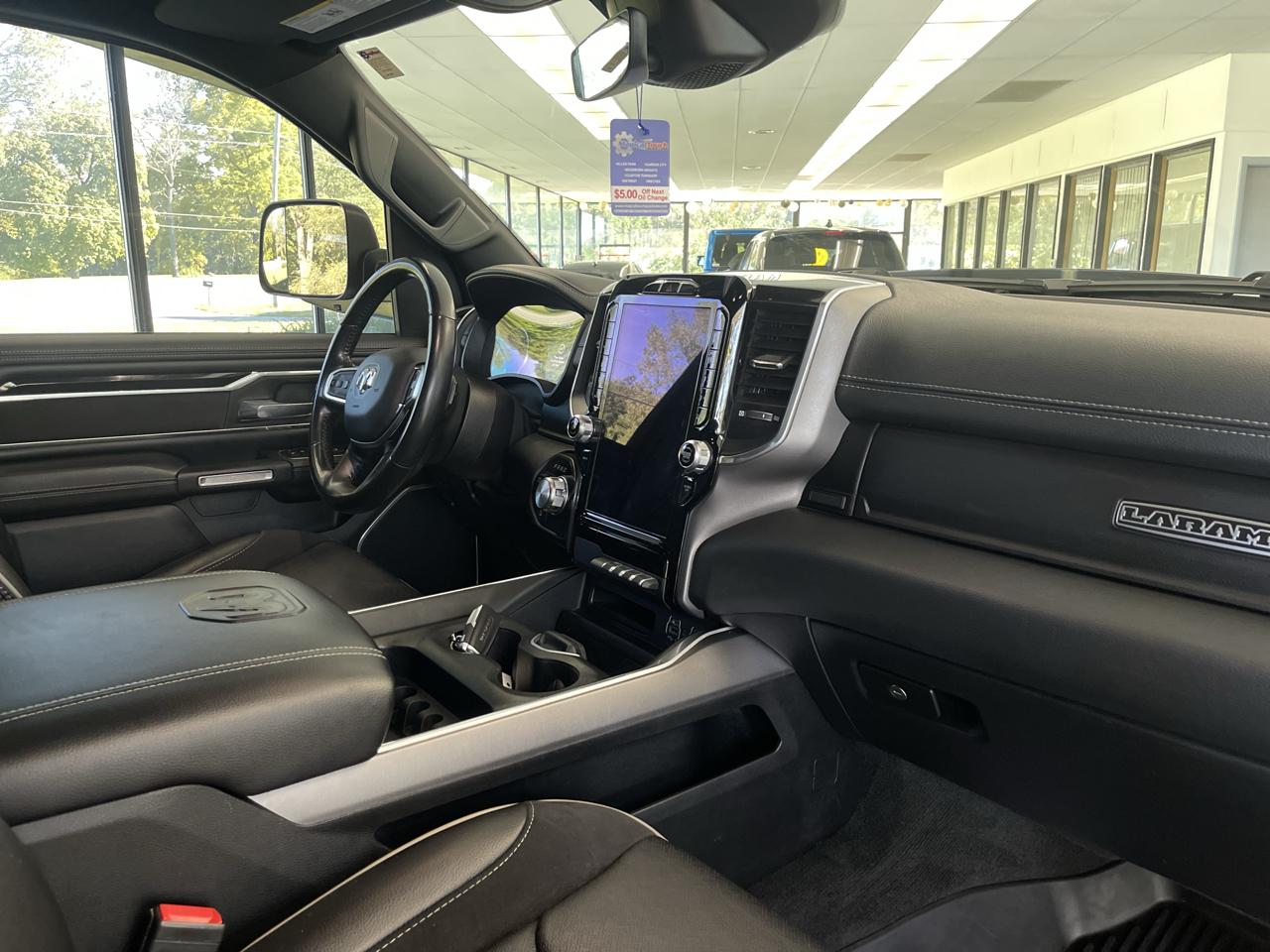 RAM 1500 Laramie Crew Cab SWB 4WD 2022
