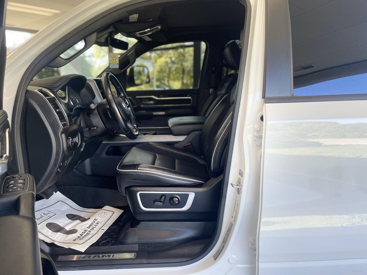 RAM 1500 Laramie Crew Cab SWB 4WD 2022
