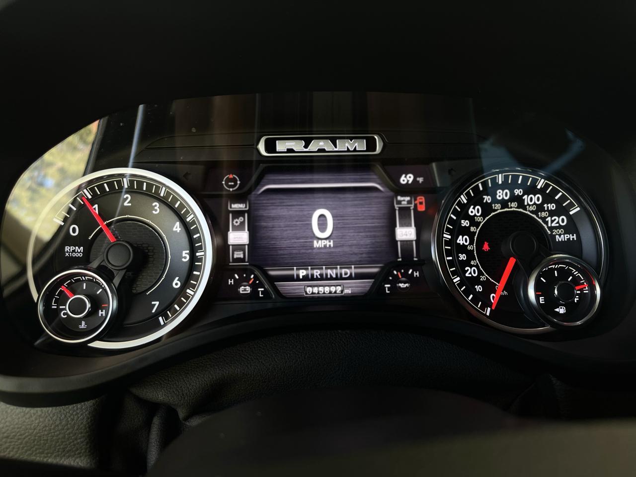 RAM 1500 Laramie Crew Cab SWB 4WD 2022