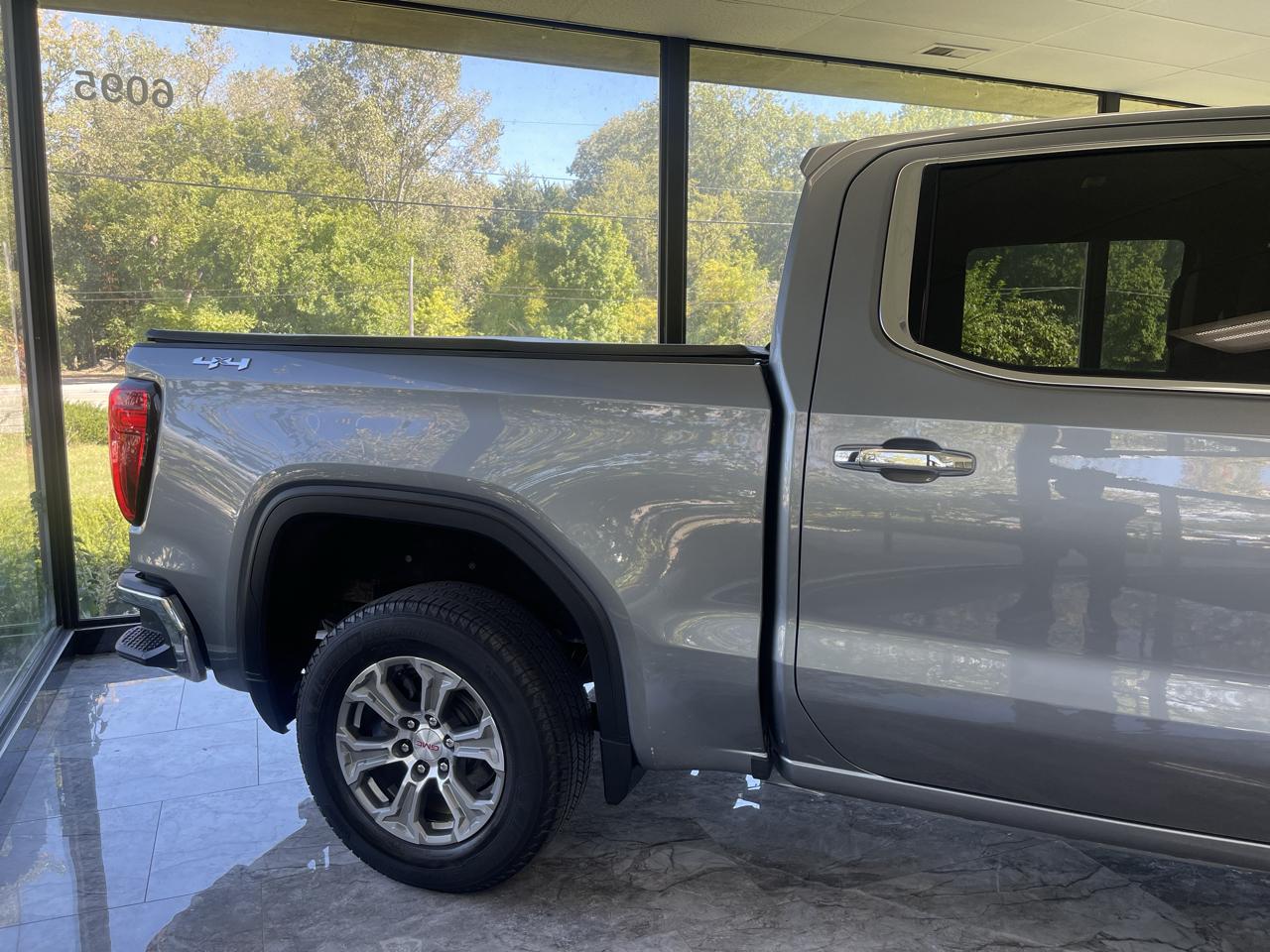 GMC Sierra 1500 SLT Crew Cab Short Box 4WD 2021