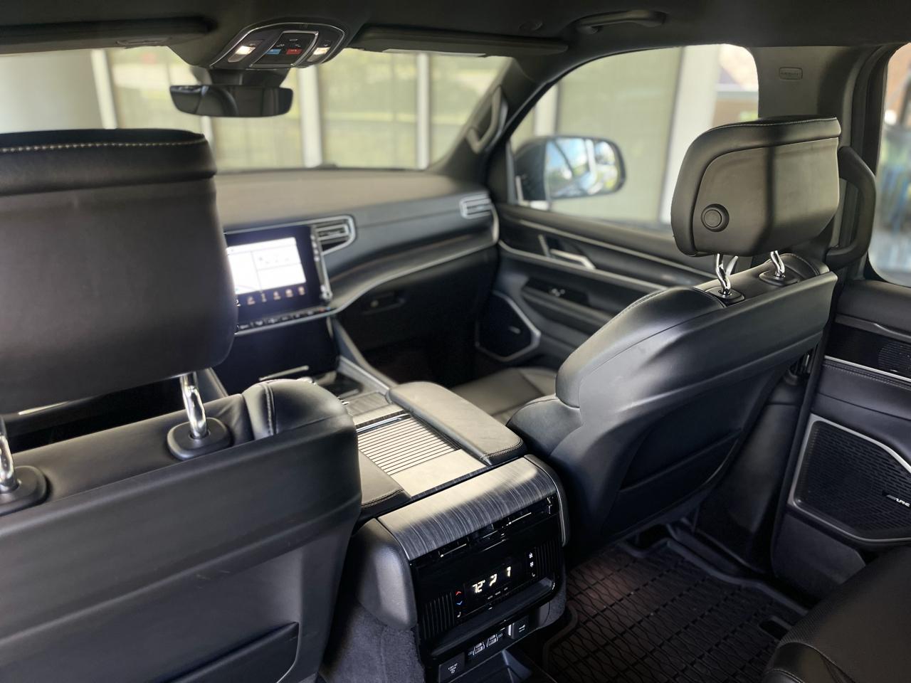 Jeep Wagoneer Series II 4WD 2024