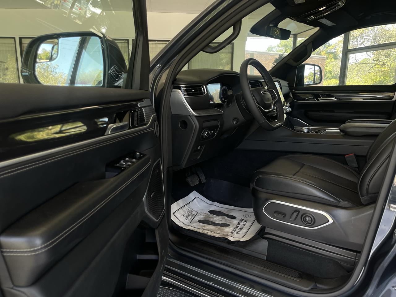 Jeep Wagoneer Series II 4WD 2024