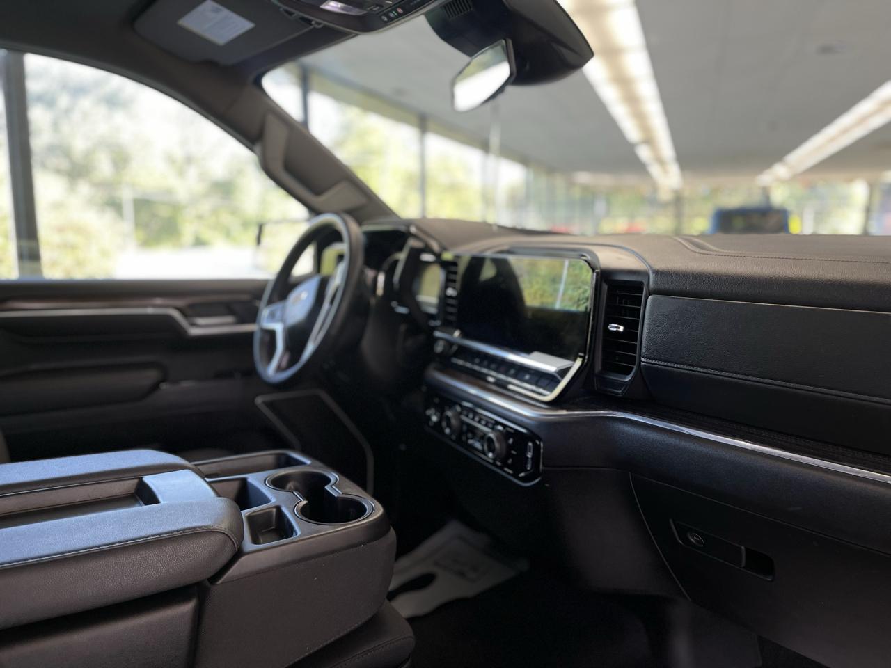 Chevrolet Silverado 1500 LT-L Double Cab 4WD 2024
