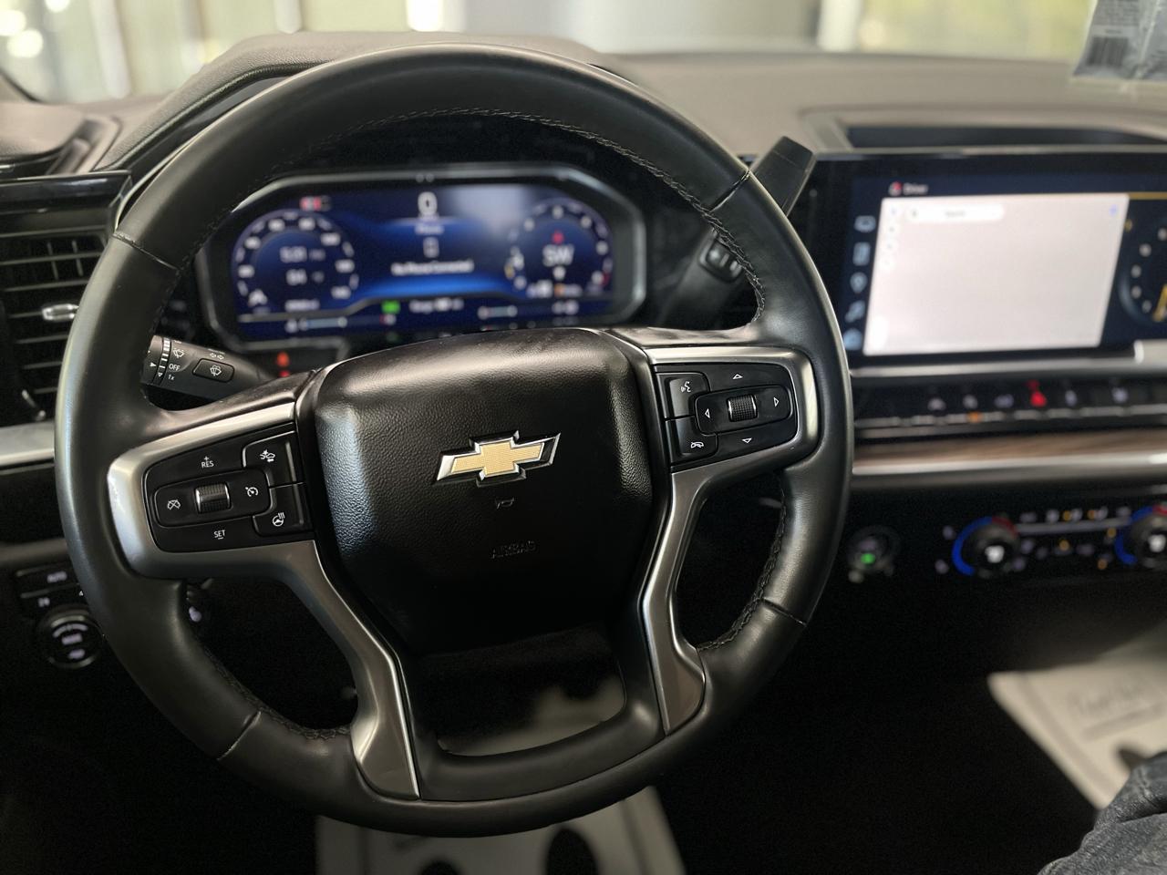 Chevrolet Silverado 1500 LT-L Double Cab 4WD 2024