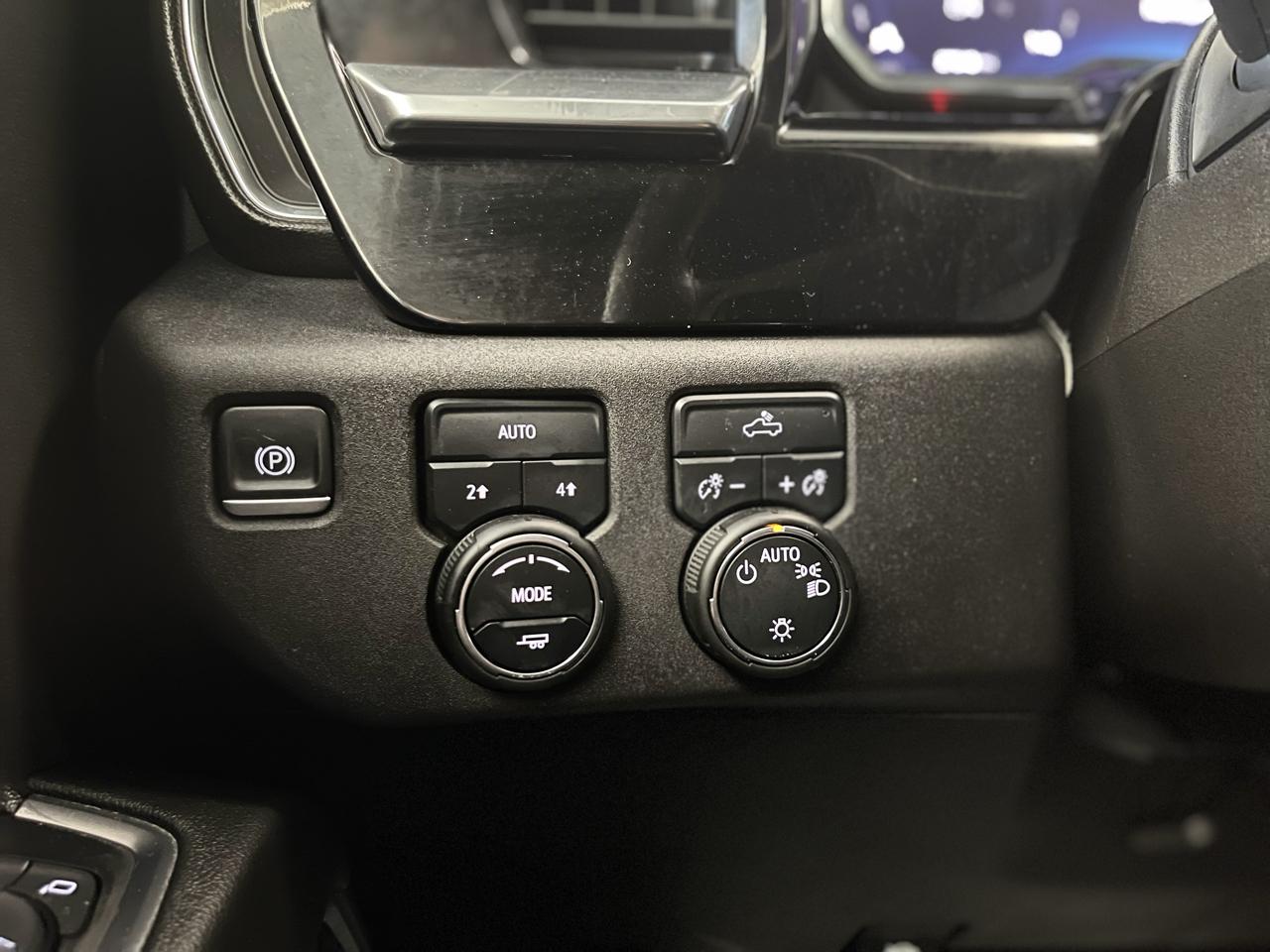 Chevrolet Silverado 1500 LT-L Double Cab 4WD 2024