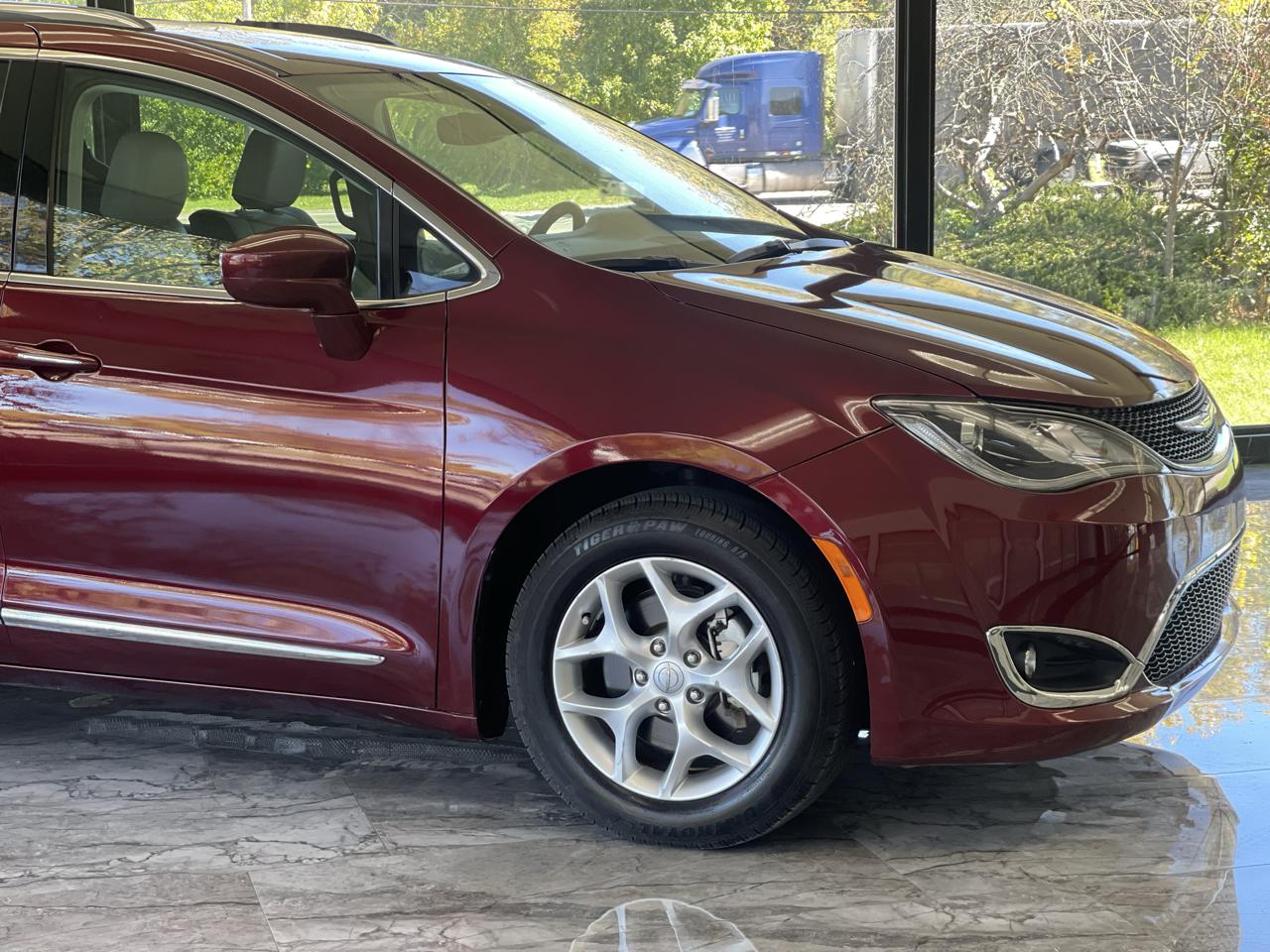 Chrysler Pacifica Touring-L Plus 2017