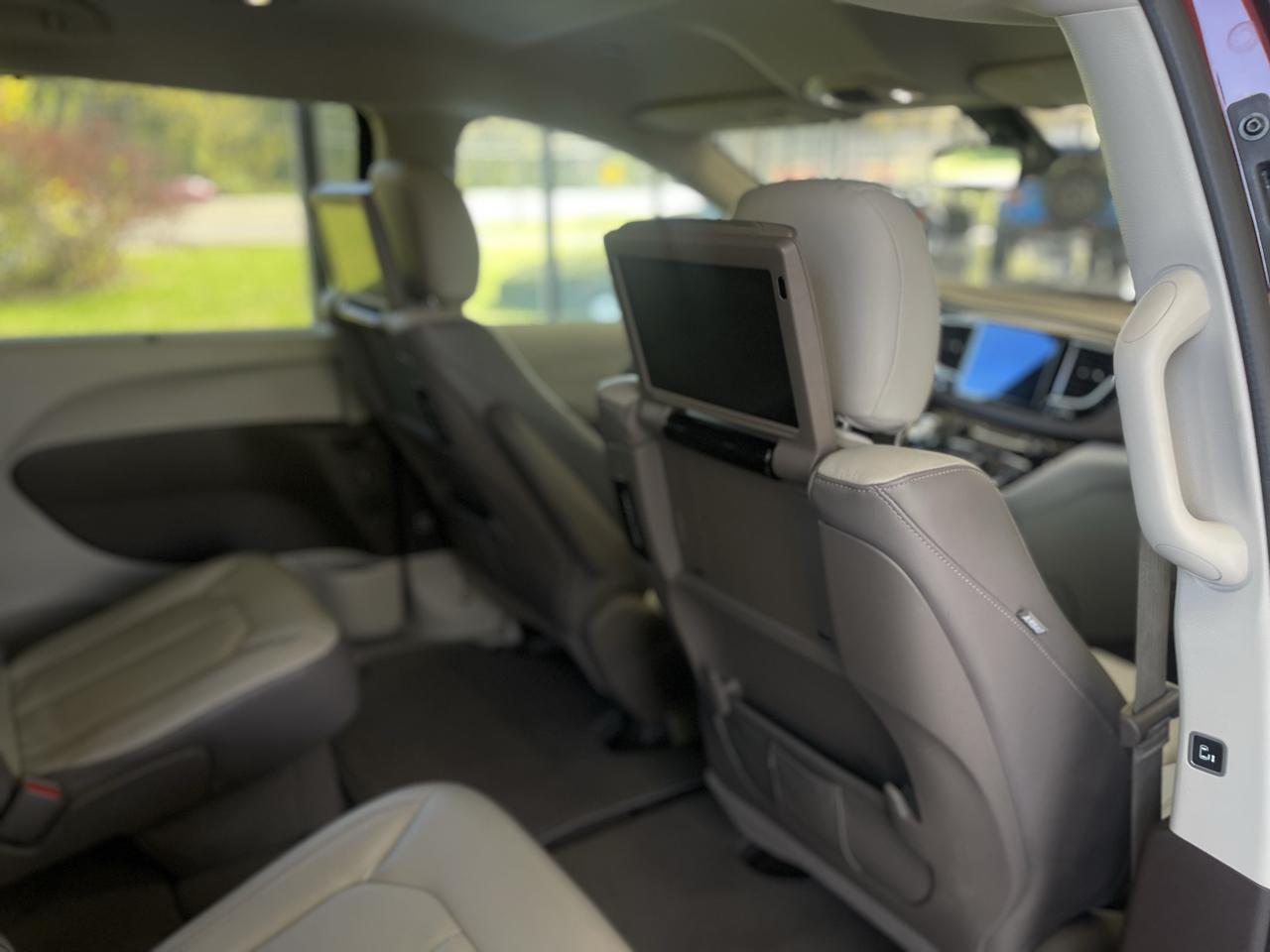 Chrysler Pacifica Touring-L Plus 2017