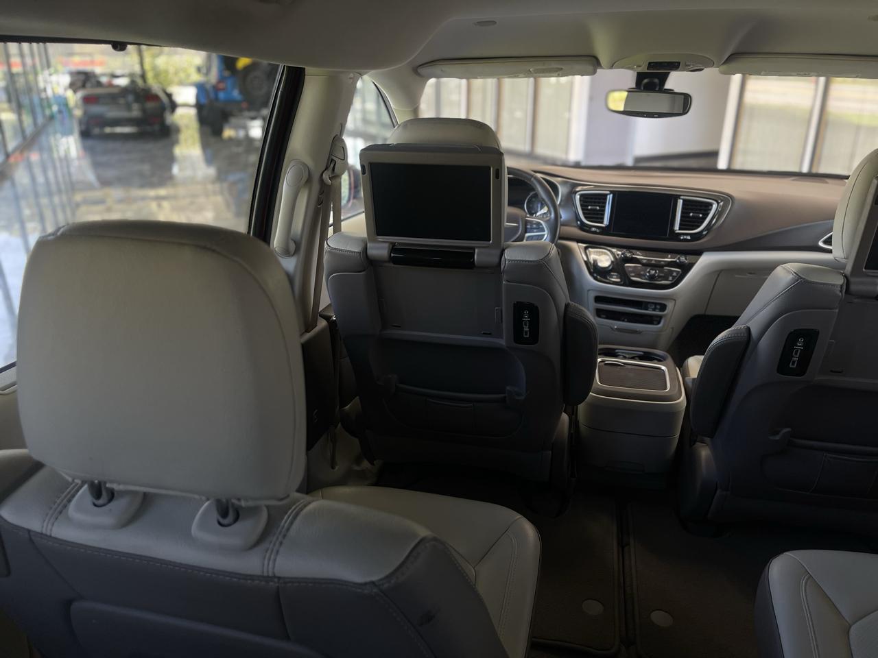 Chrysler Pacifica Touring-L Plus 2017