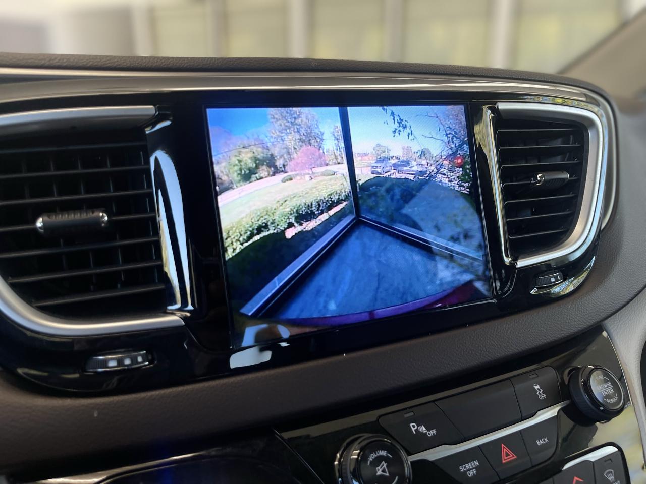 Chrysler Pacifica Touring-L Plus 2017