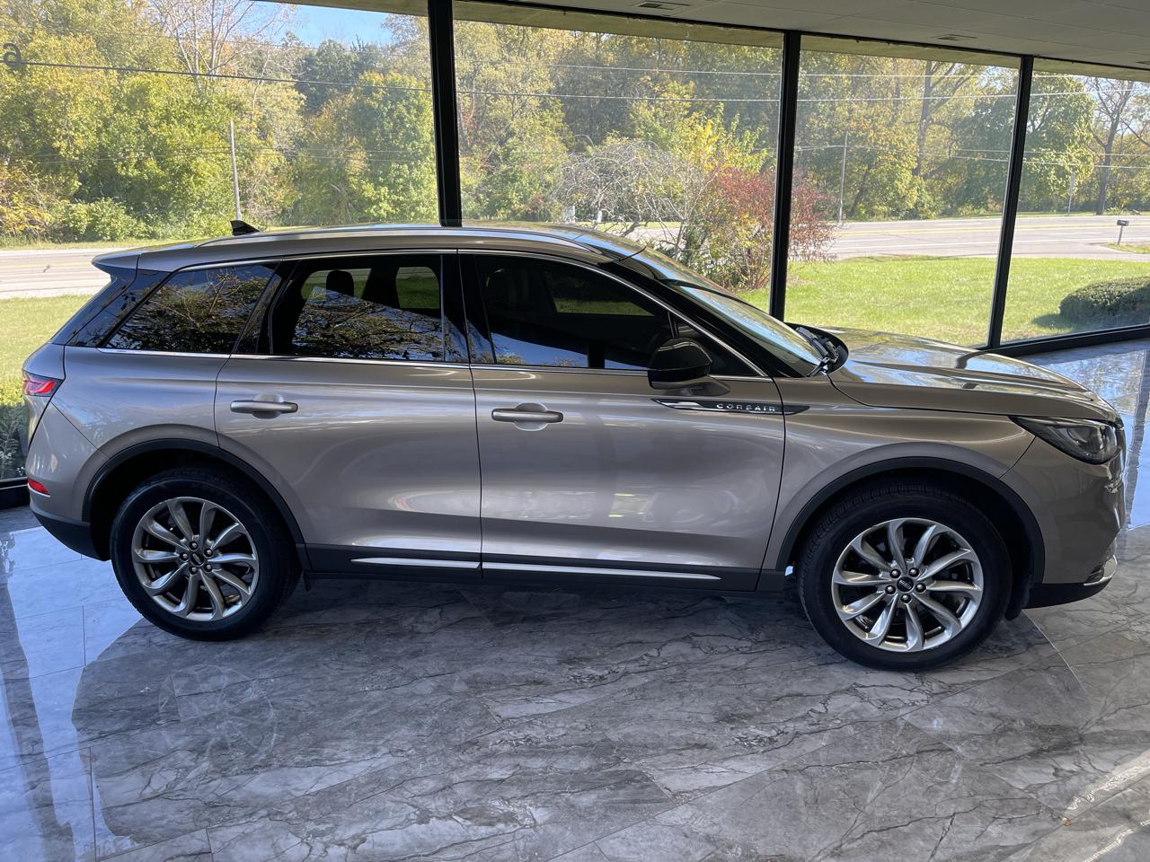 Lincoln Corsair Base AWD 2021