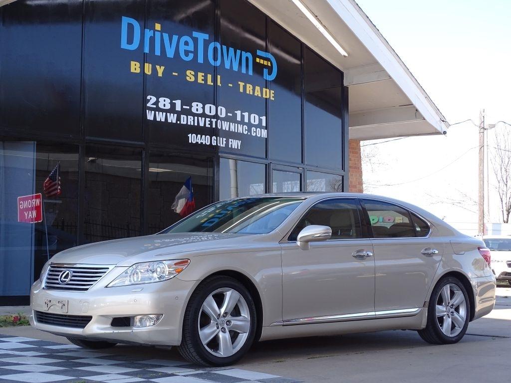 2010 Lexus LS 460 Luxury Sedan